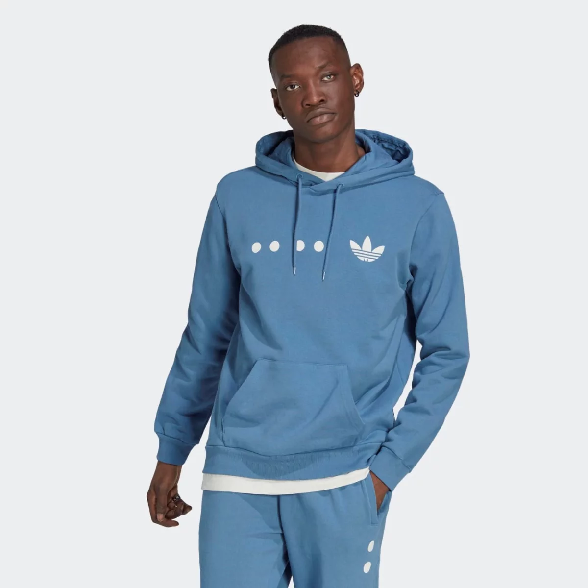 hk2762_3_apparel_on-model_standard-view_grey-huge-6657952aeb235