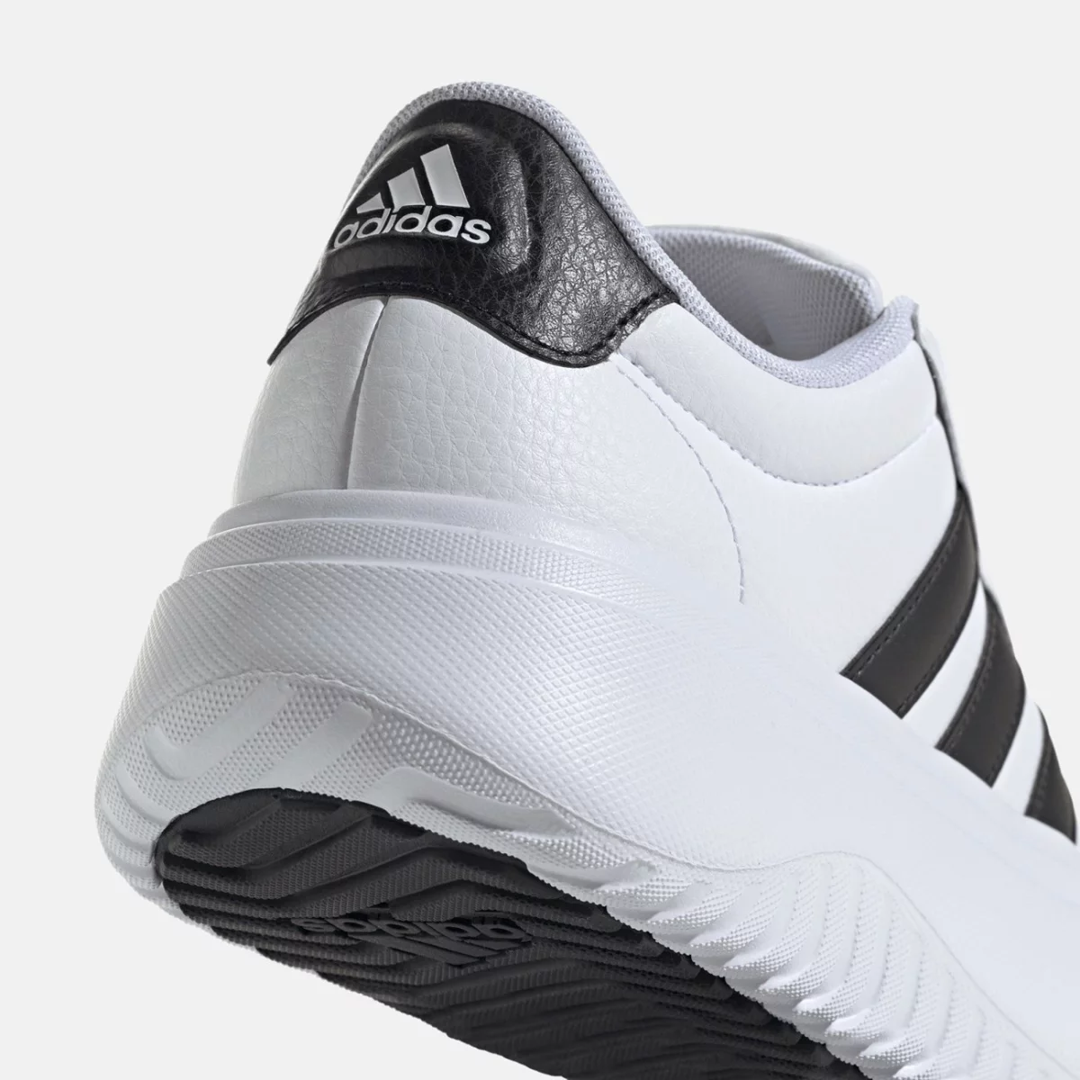 ie1092_8_footwear_photography_detail-view-1_transparent-huge-66583fc093dbf