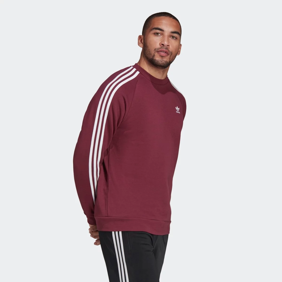 adicolor_classics_3-stripes_crew_sweatshirt_burgundy_h06671_25_model-huge-665763141c305
