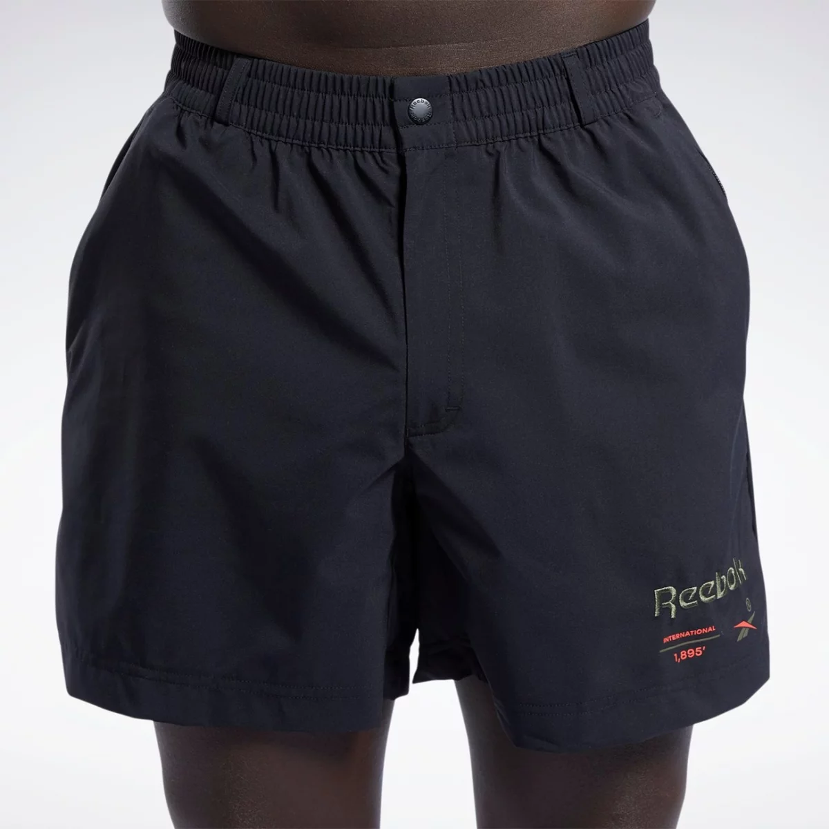 ha8759_app_on-model_detail-2_gradient-huge-66577a4530ad3