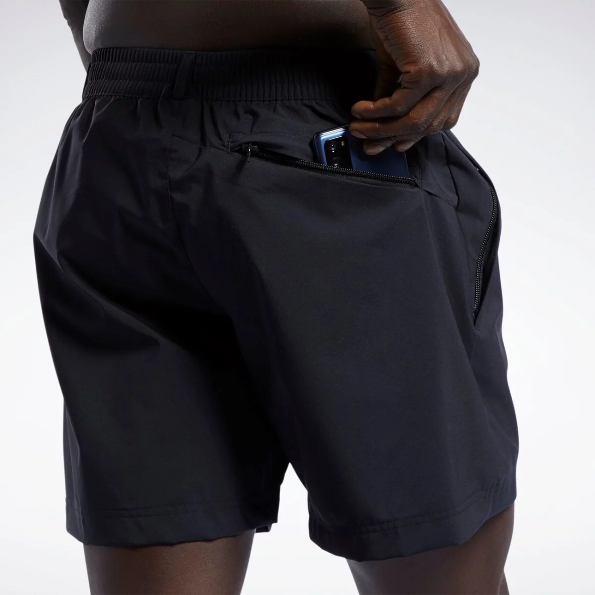ha8759_app_on-model_detail-3_gradient-huge-66577a4340c09