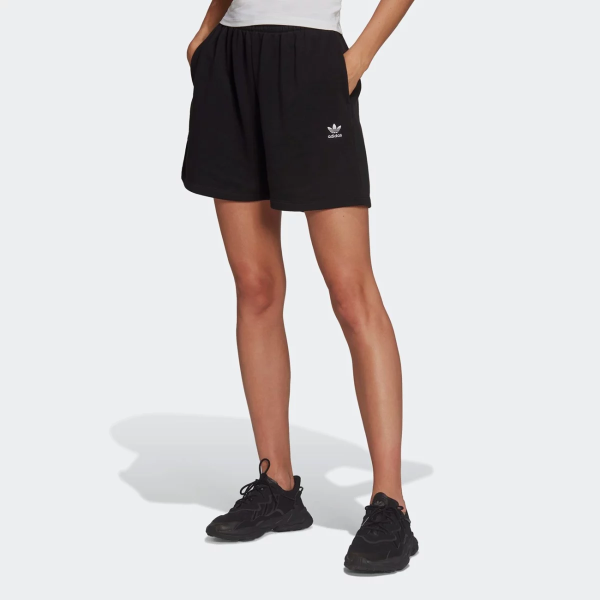 hc0630_app_on-model_standard_gradient-huge-66577473cd29b