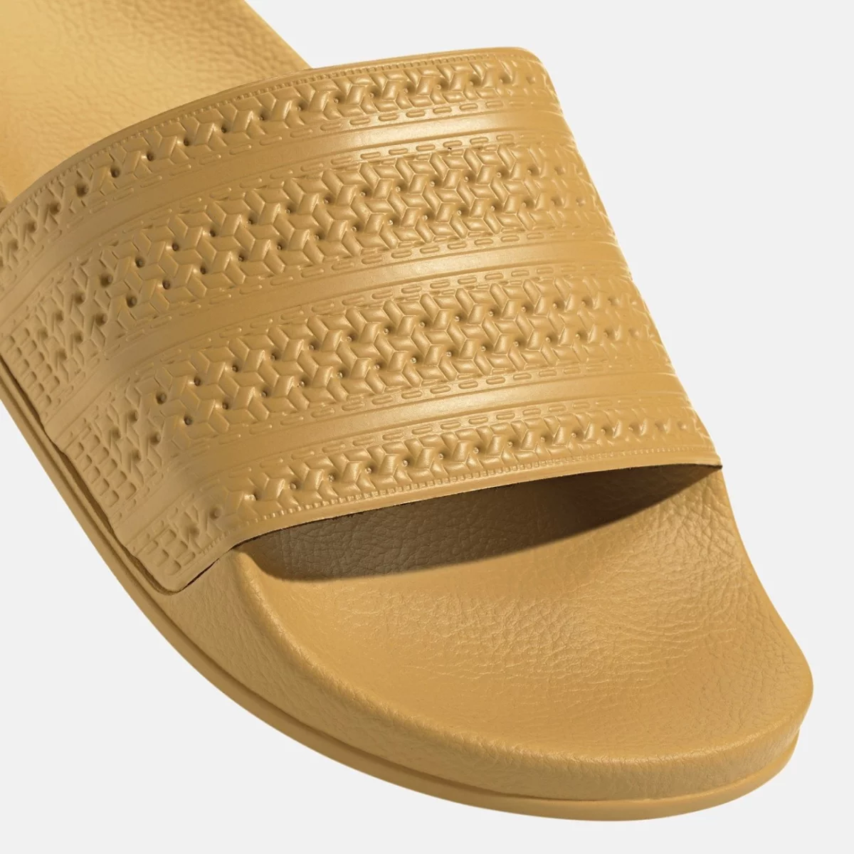 if3707_8_footwear_photography_detail-view-1_transparent-huge-6661b48b7da3e