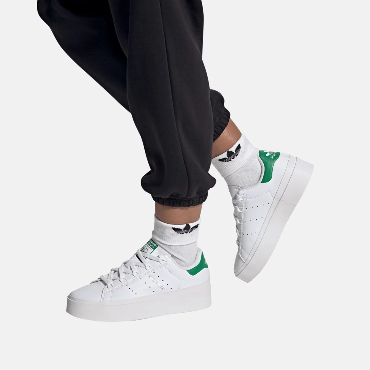 gy9310_11_footwear_on-model_front-view_transparent-huge-66581e92b4e07