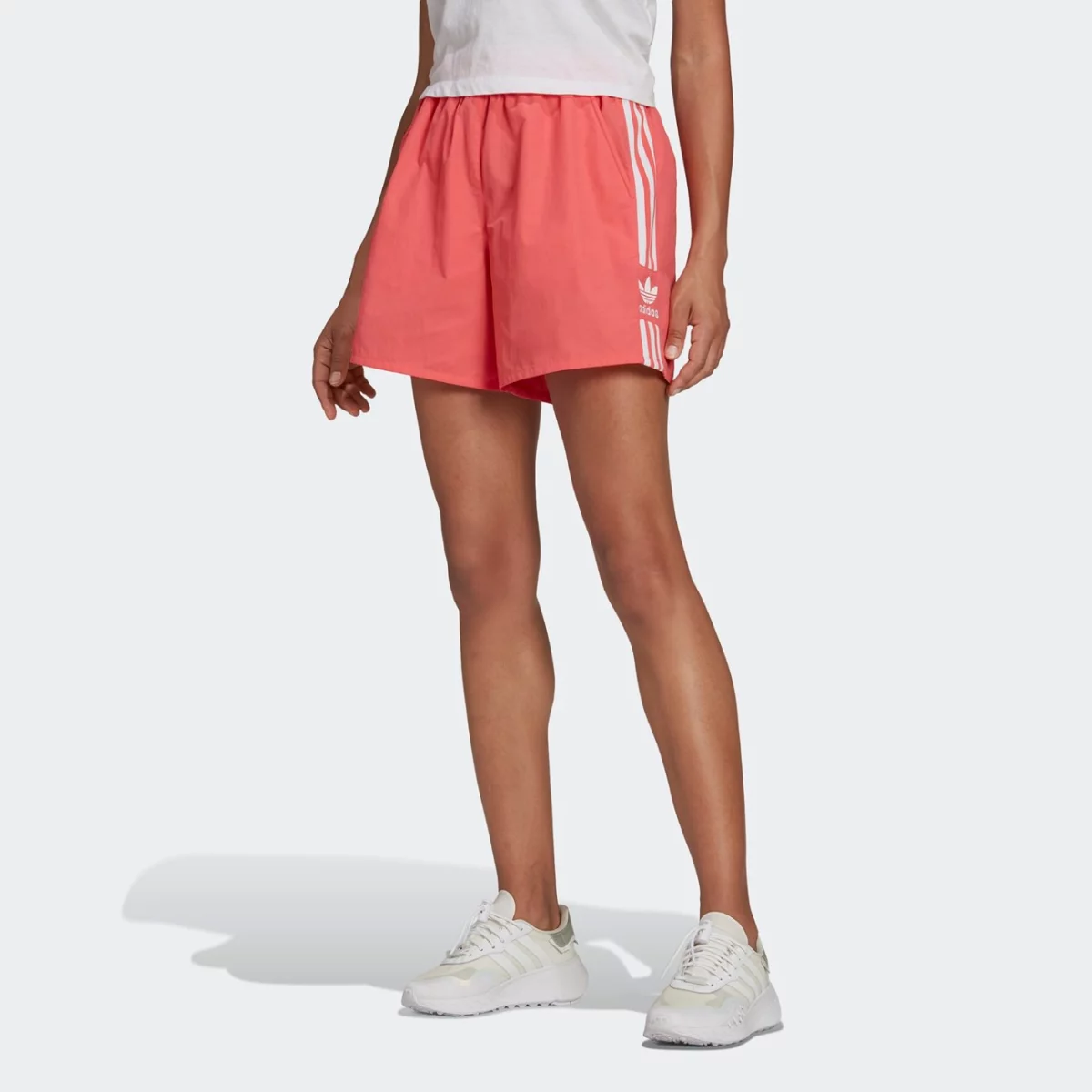 hf7454_app_on-model_standard_gradient-huge-665775cb08ed5