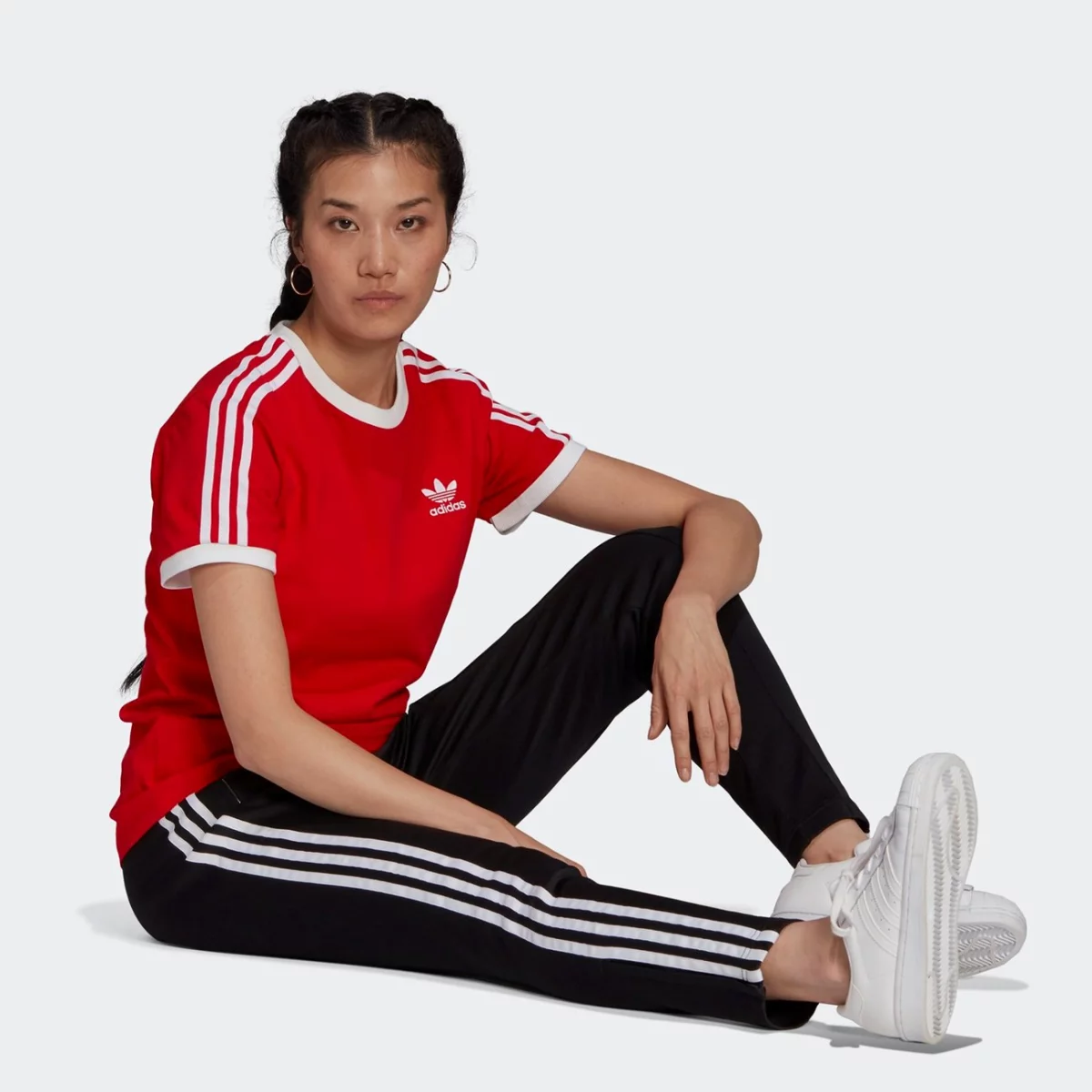 h33575_app_on-model_walking_gradient-huge-665764ba1840d
