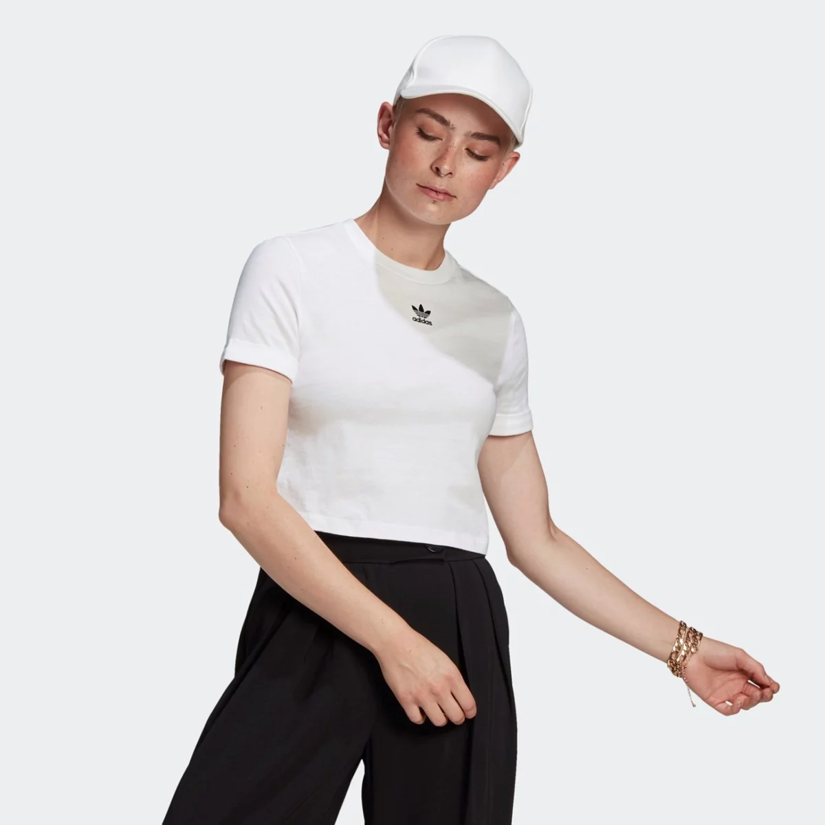 gn2803_app_on-model_standard_gradient-huge-6657557d05f7e