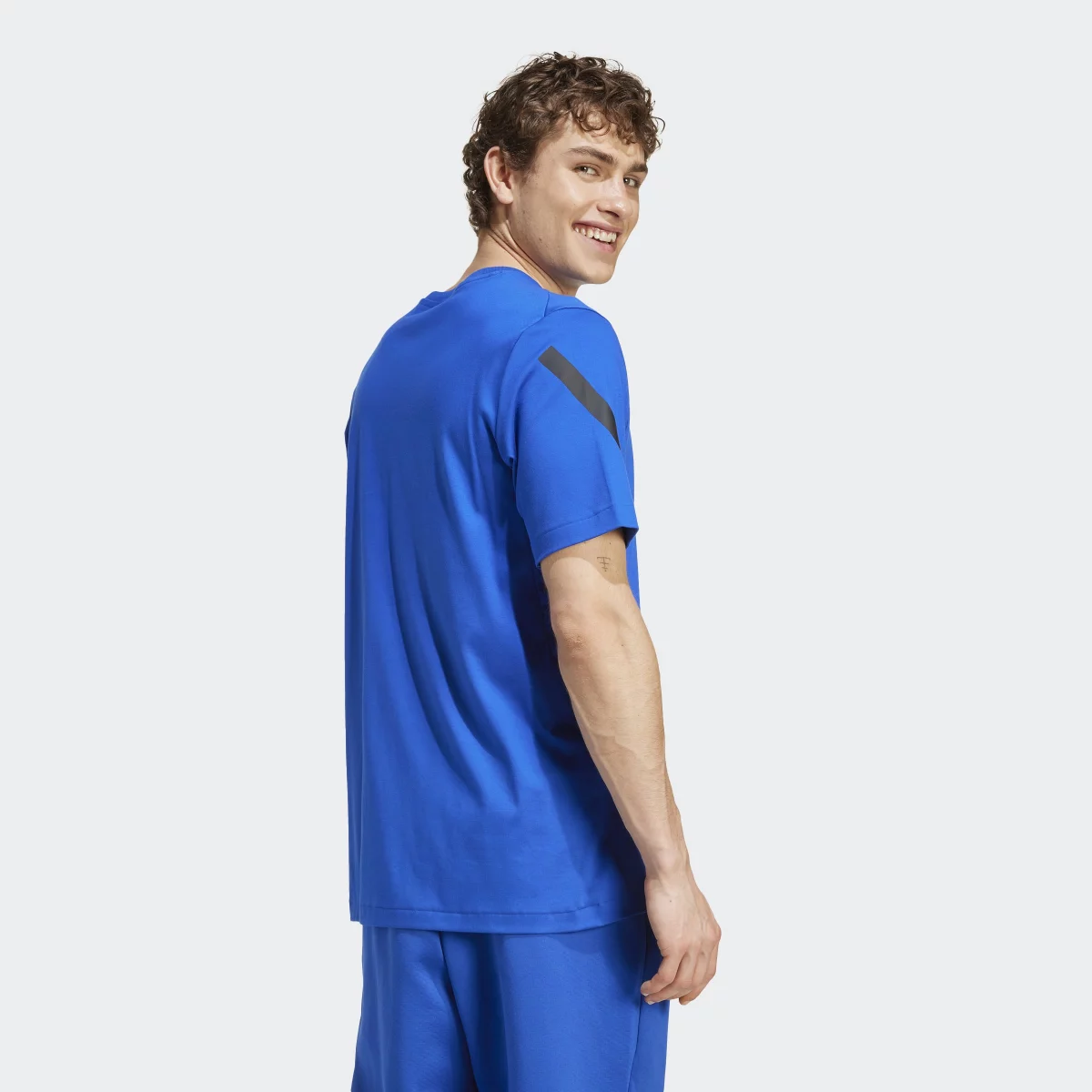 67403d57c6950JF6543_5_APPAREL_On_Model_Back_View_grey