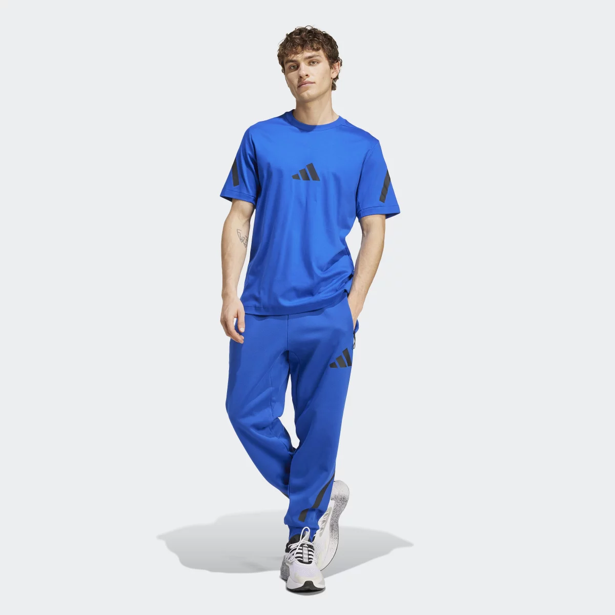 67403d5be9a74JF6543_7_APPAREL_On_Model_Standard_Outfit_View_grey