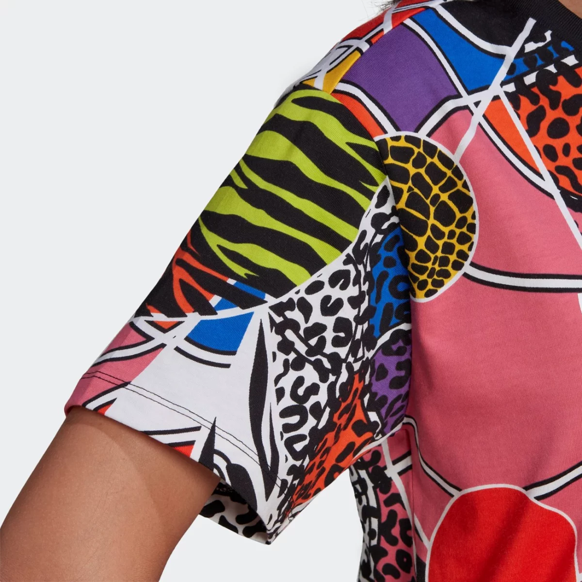 hc4464_app_on-model_detail-2_gradient-huge-665774113ffeb