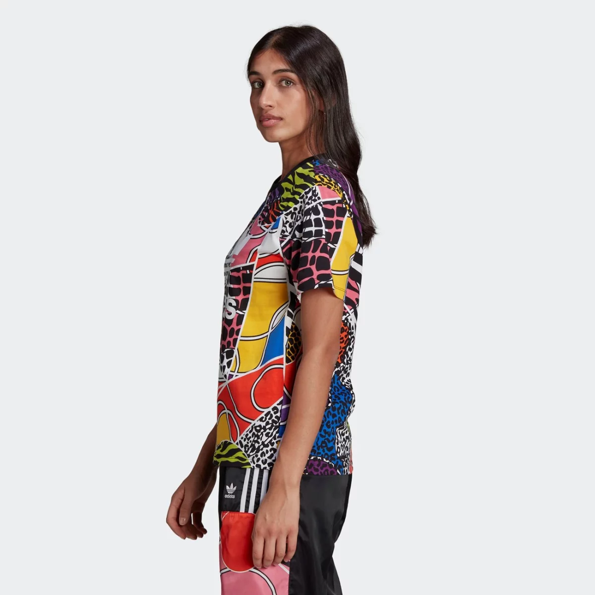 hc4464_app_on-model_side_gradient-huge-665774068d6d7