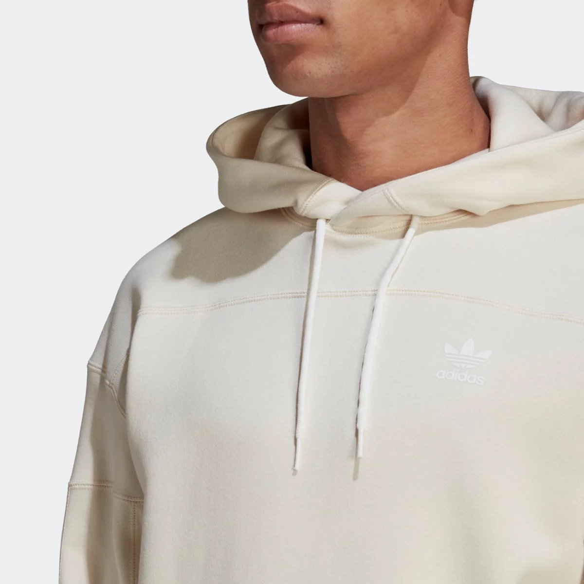 hc1971_app_on-model_detail-1_gradient-huge-6657798beccbb