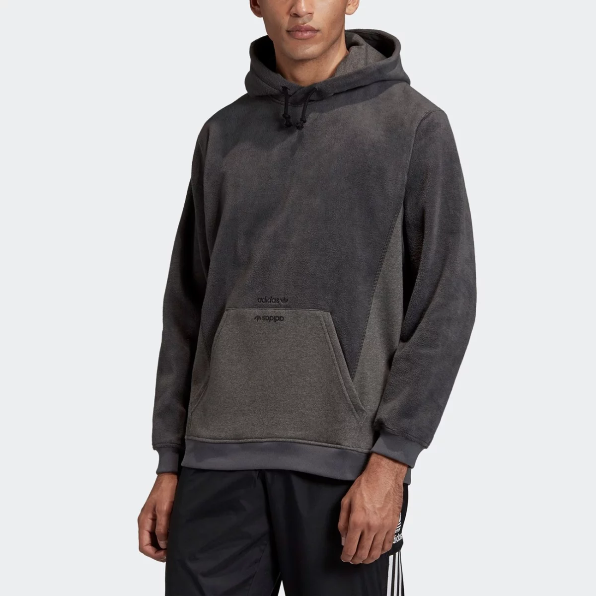 gd9323_app_on-model_front_gradient-huge-665747e9d0edd