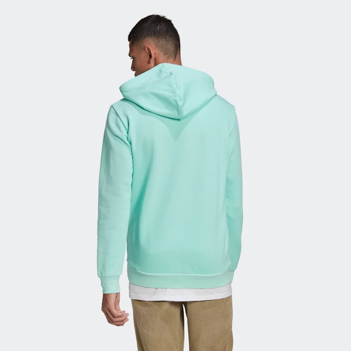 gn3391_app_on-model_back_gradient-huge-665755f59b893