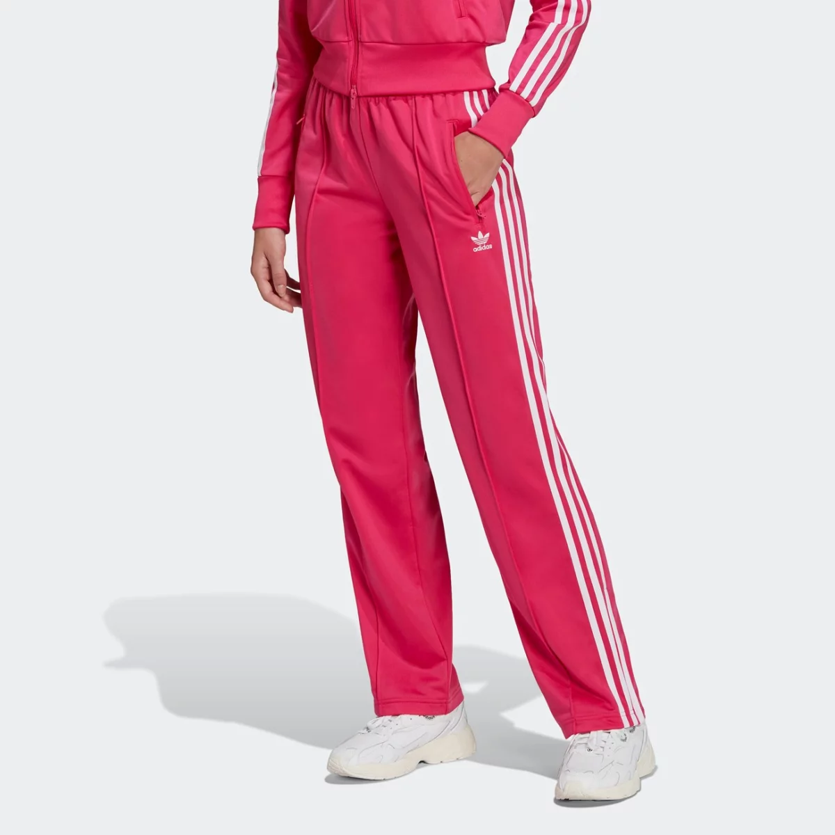 hg3786_3_apparel_on-model_standard-view_grey-huge-665775f1b4b5c