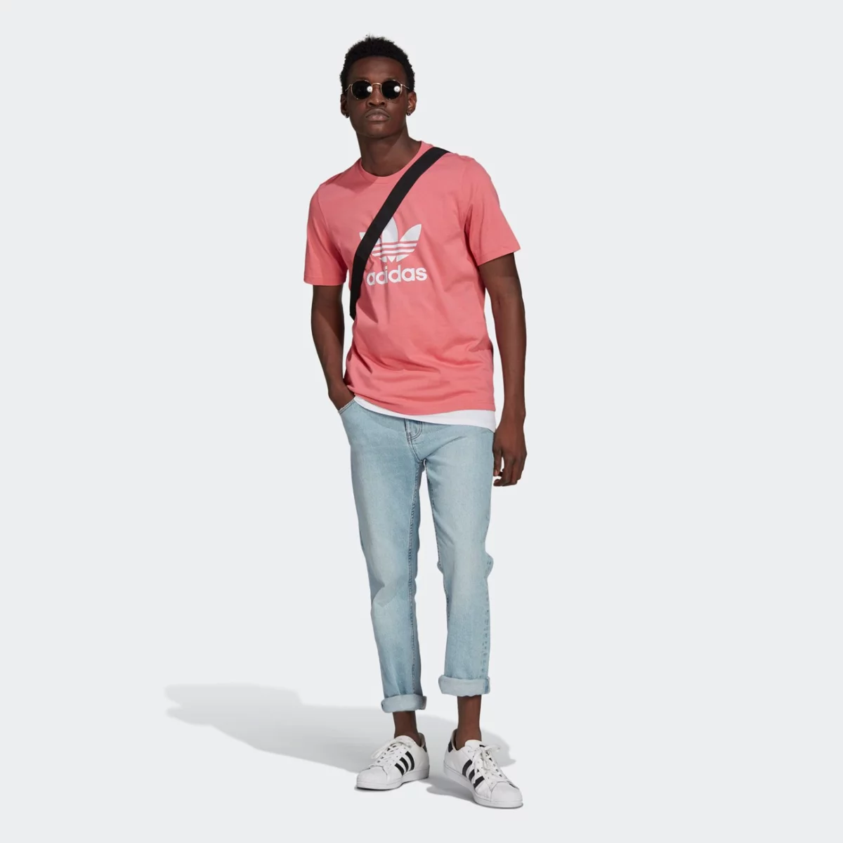 adicolor_classics_trefoil_tee_roz_gp1022_25_model-huge-6657547f2fb81