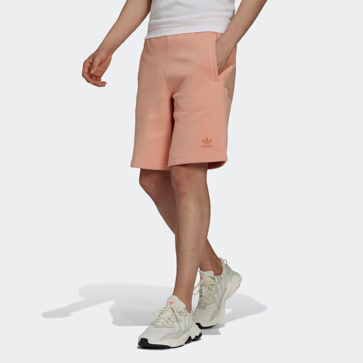 h09151_app_on-model_standard_gradient-huge-6657640a5601a