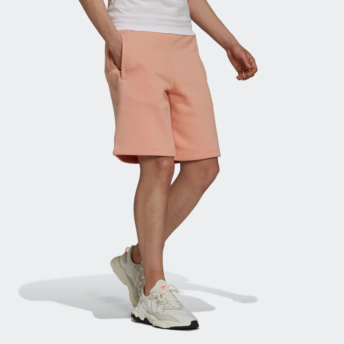 h09151_app_on-model_walking_gradient-huge-6657640d61806