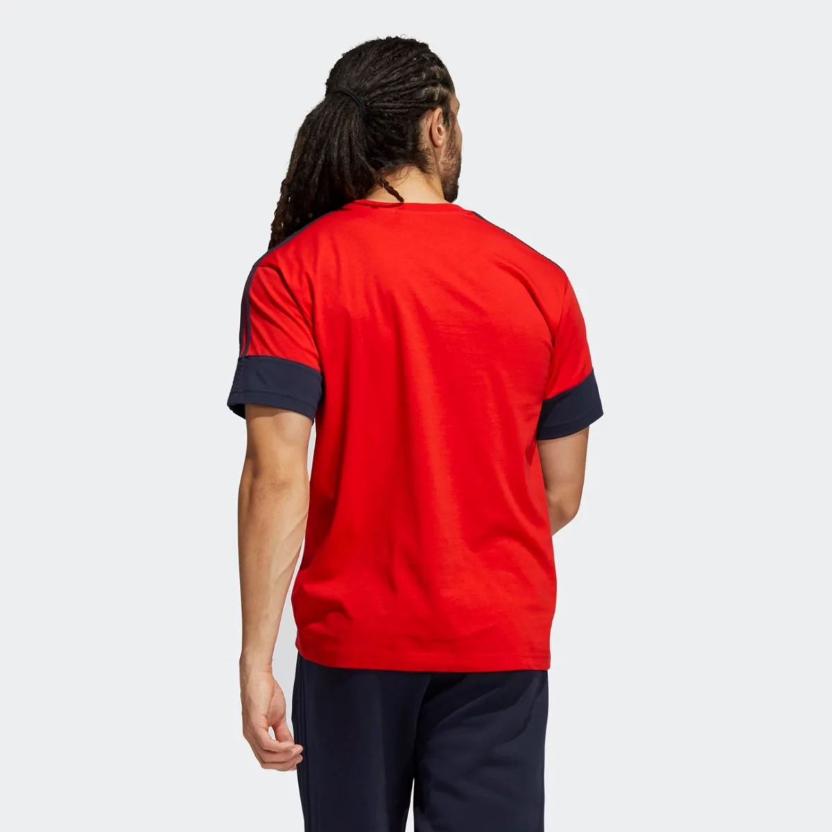 h31274_app_on-model_back_gradient-huge-66576532d5a44