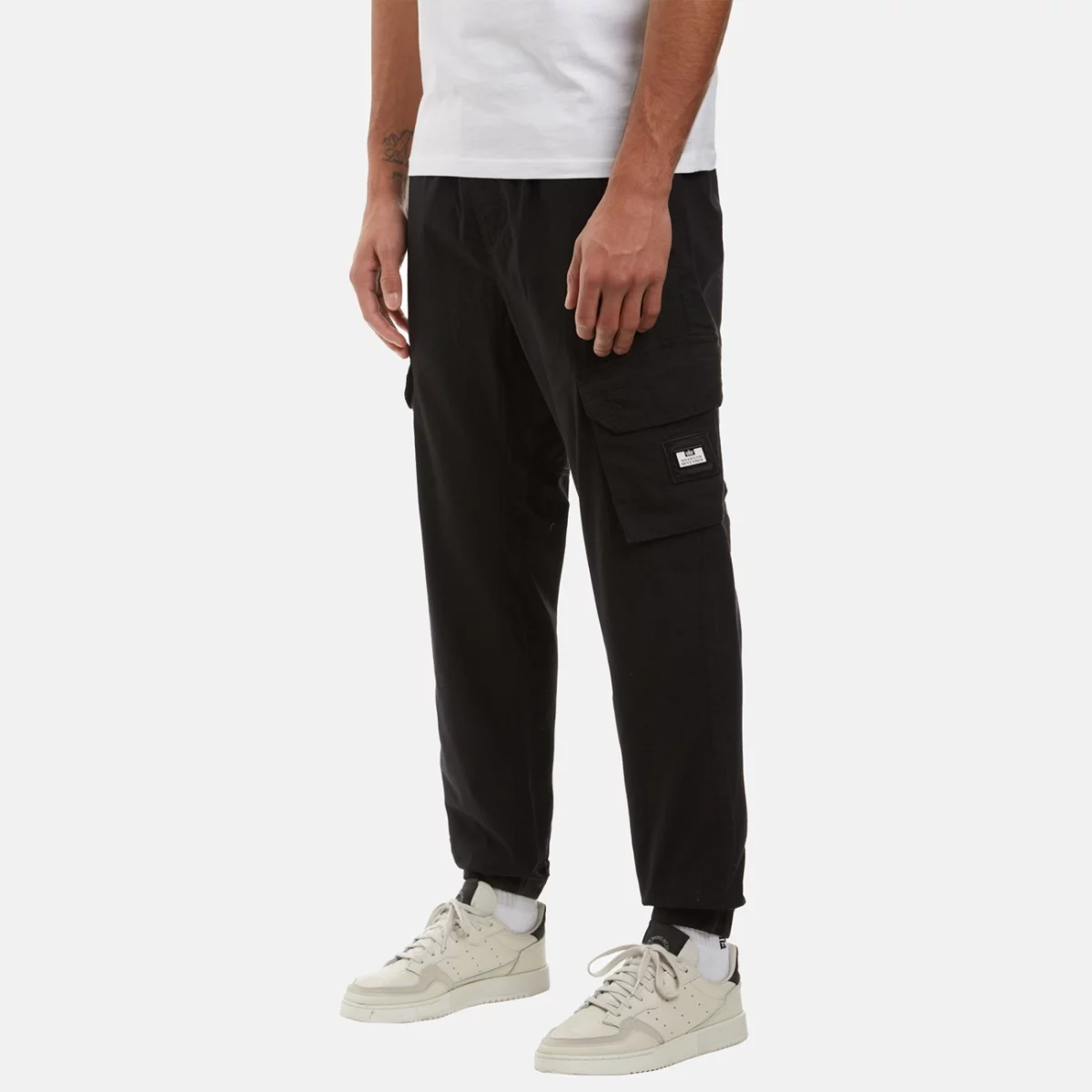 ss22_wpss21_01_pianamo_black_model-2-huge-66578fe439f5d