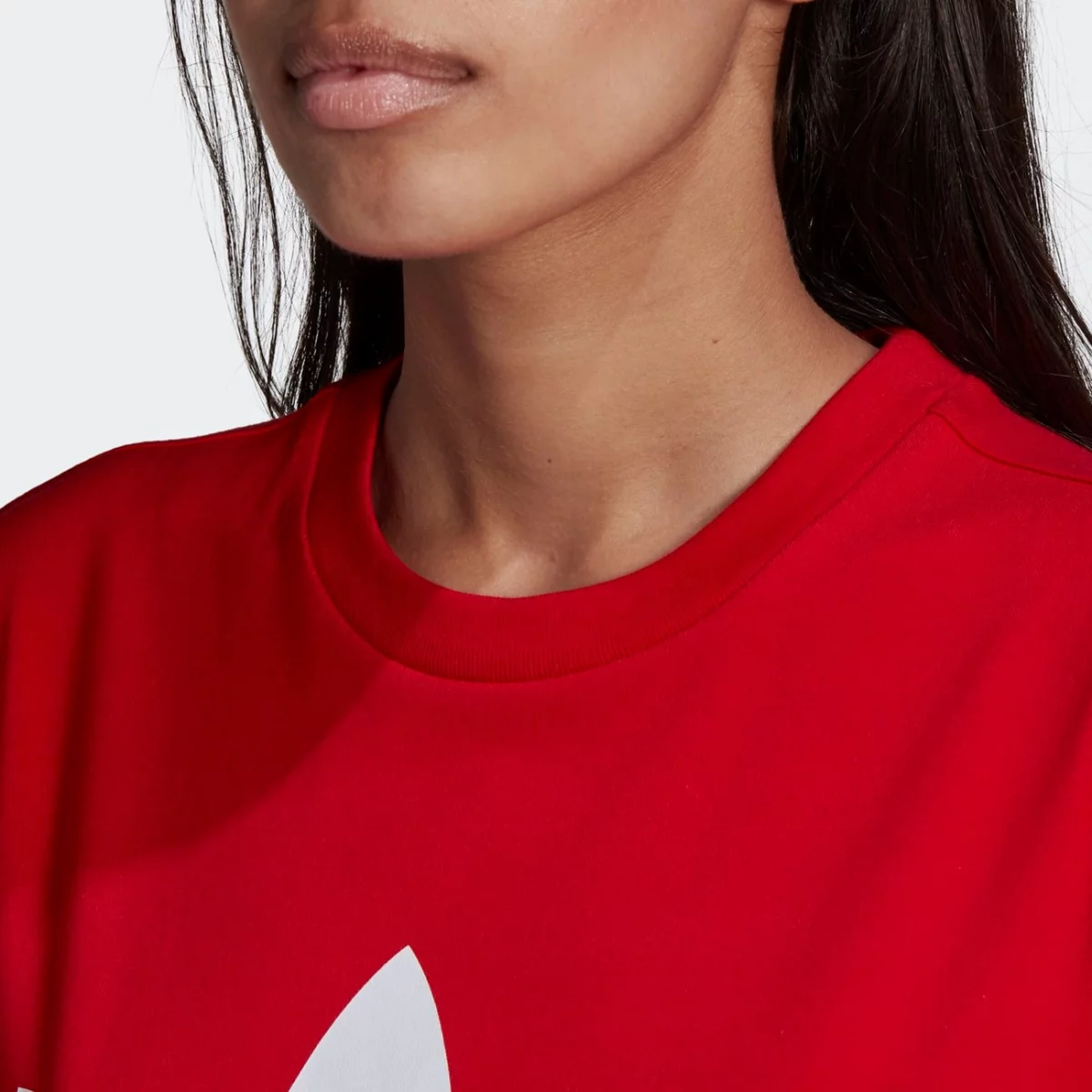 gn2902_app_on-model_detail-1_gradient-huge-6657550388a36