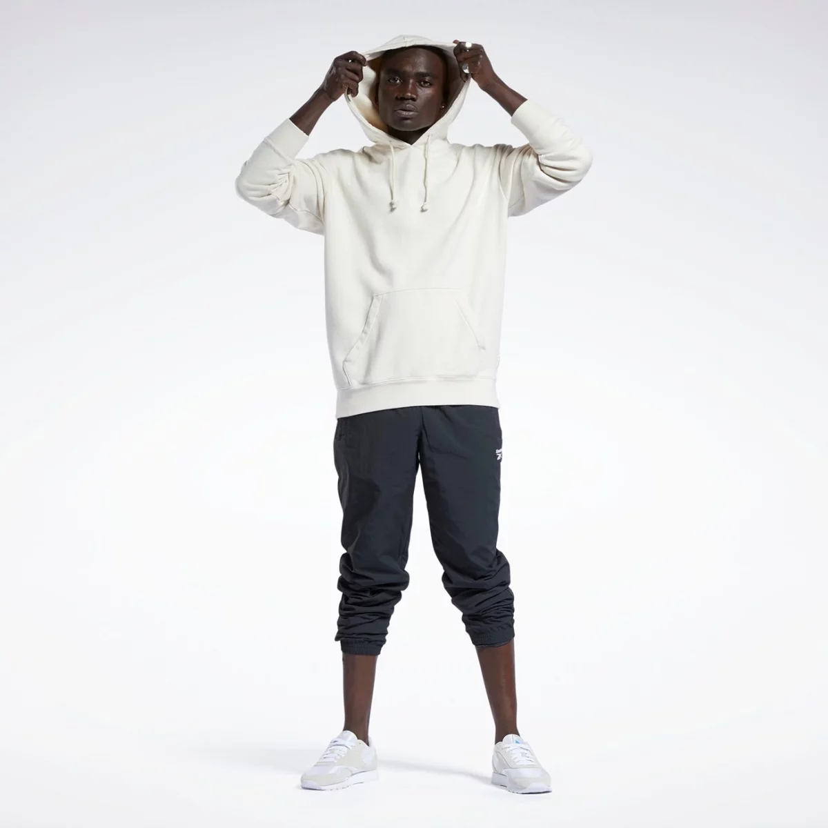 h54453_app_on-model_side_gradient-huge-665777aac9ad8