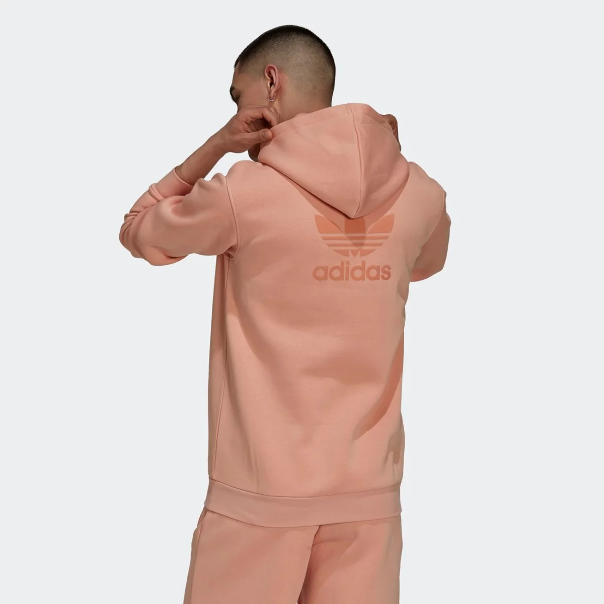h09145_app_on-model_back_gradient-huge-6657641a993e8