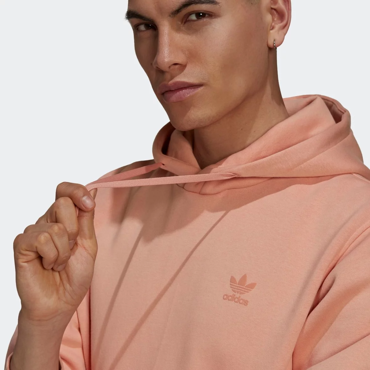 h09145_app_on-model_detail-1_gradient-huge-665764189be43