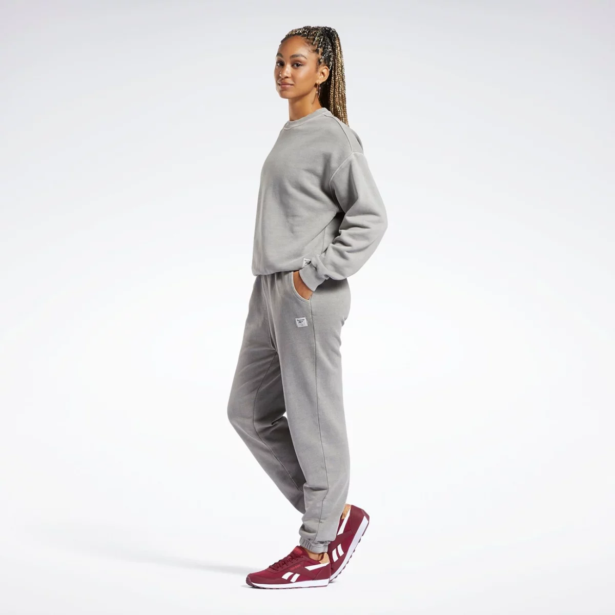 h49236_app_on-model_side_gradient-huge-6657784cea1dd