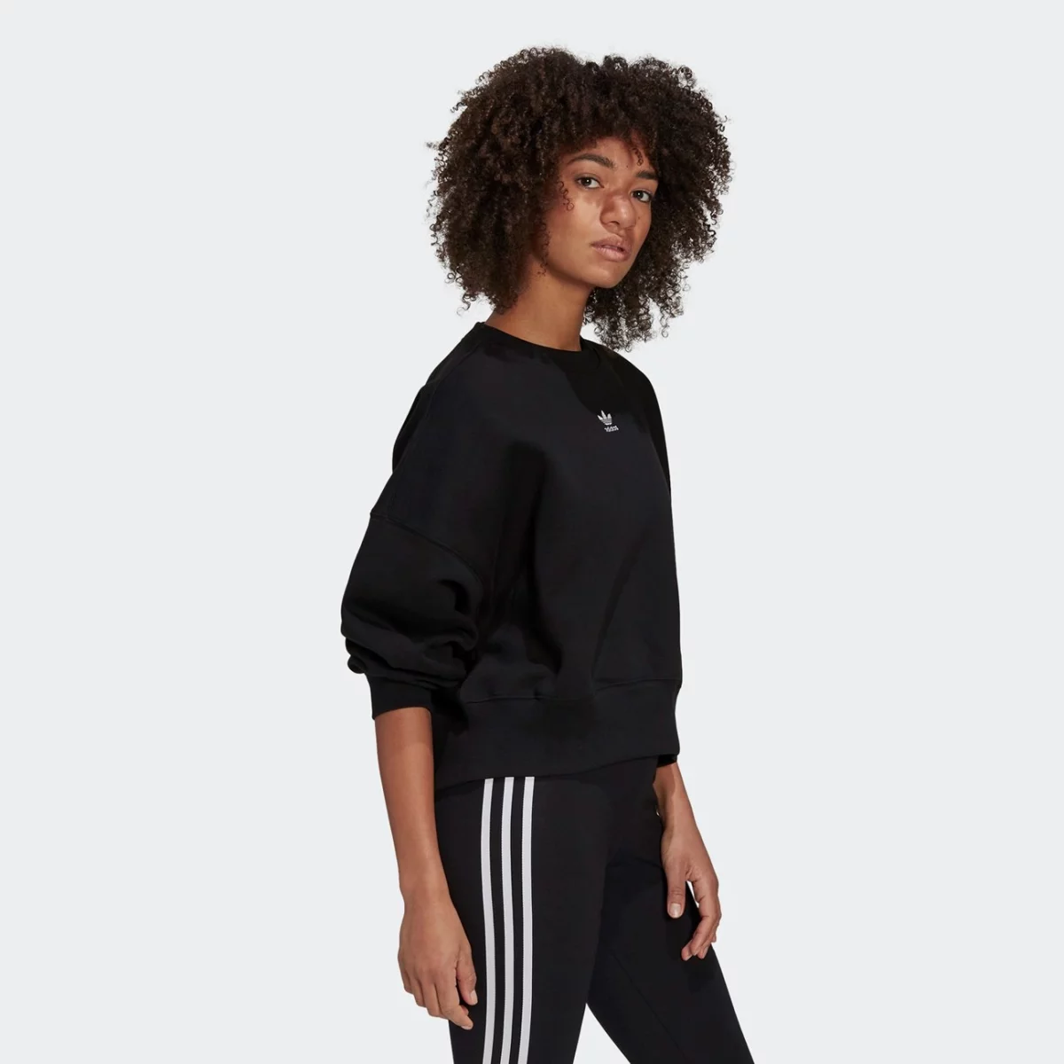 h06660_app_on-model_walking_gradient-huge-665777e910910