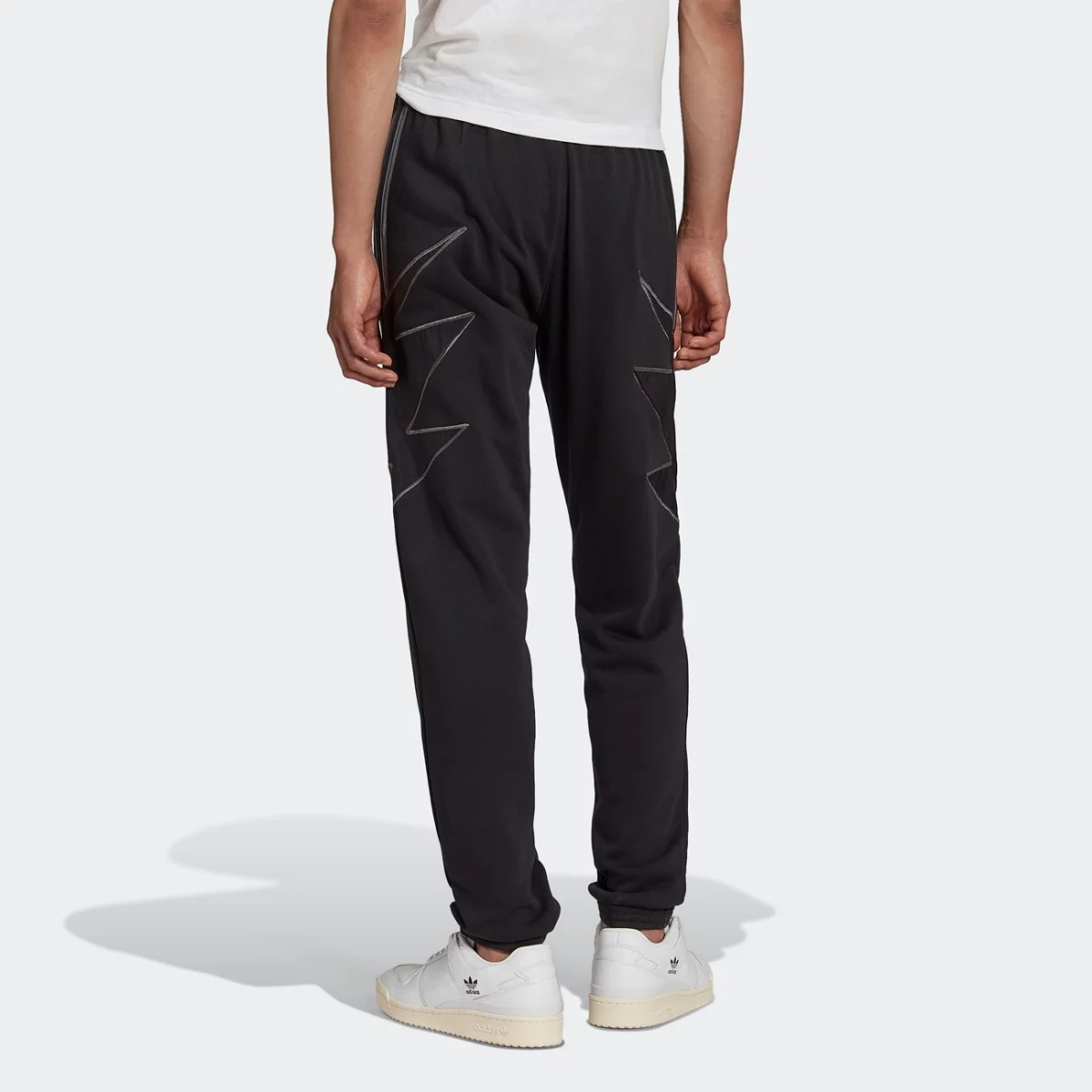 he4712_app_on-model_back_gradient-huge-6657767e2a714