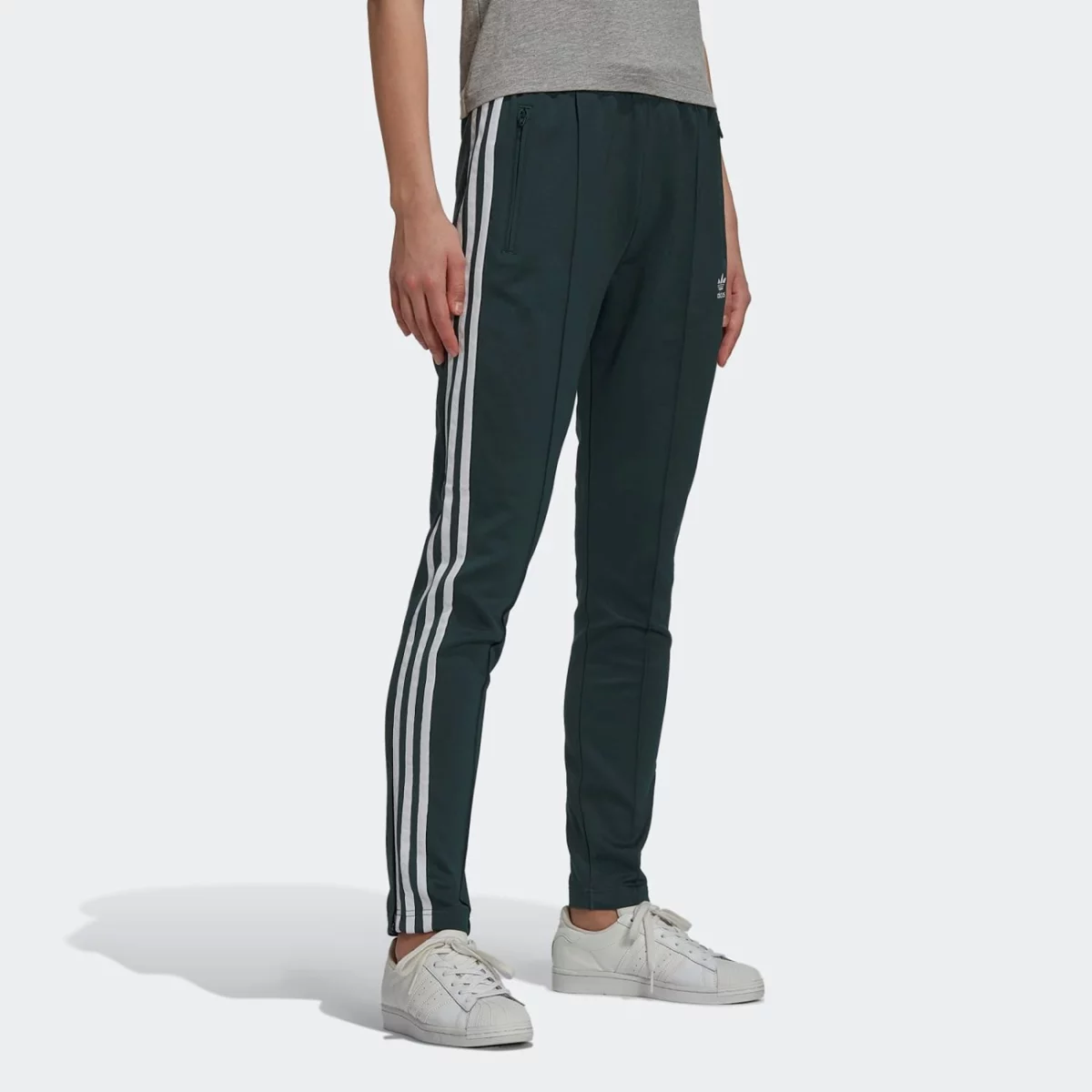 hn5893_5_apparel_on-model_walking-view_grey-huge-6657931da67a5