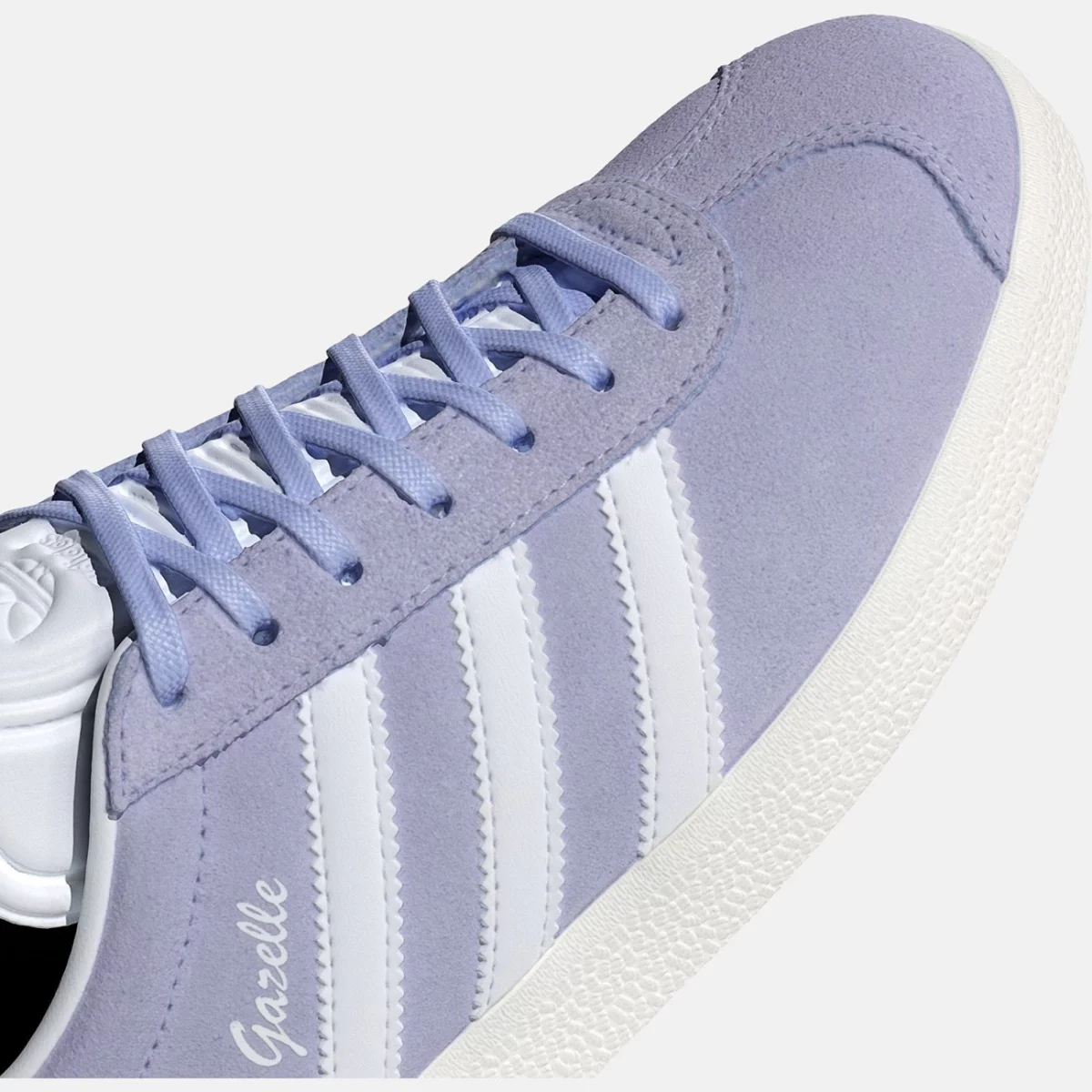 ie0444_8_footwear_photography_detail-view-1_transparent-huge-665842f3cacdd