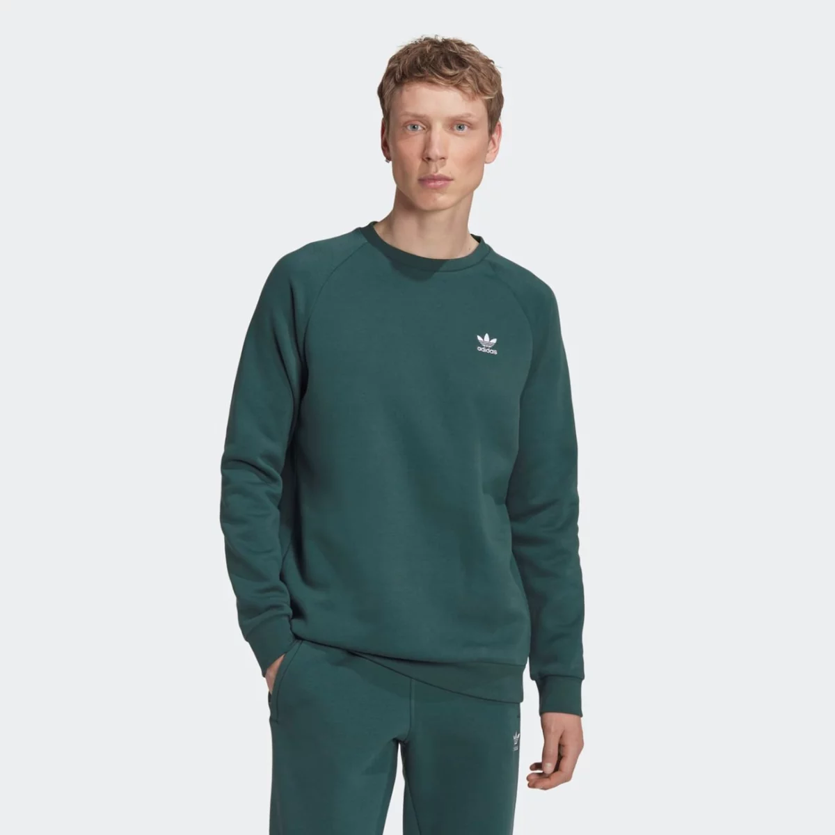 hj7993_3_apparel_on-model_standard-view_grey-huge-665793ff3f63e