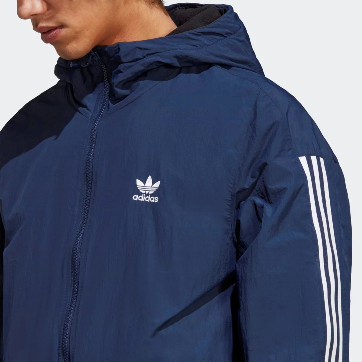 hl9188_8_apparel_on-model_detail-view-1_grey-huge-665793ba4ae6d