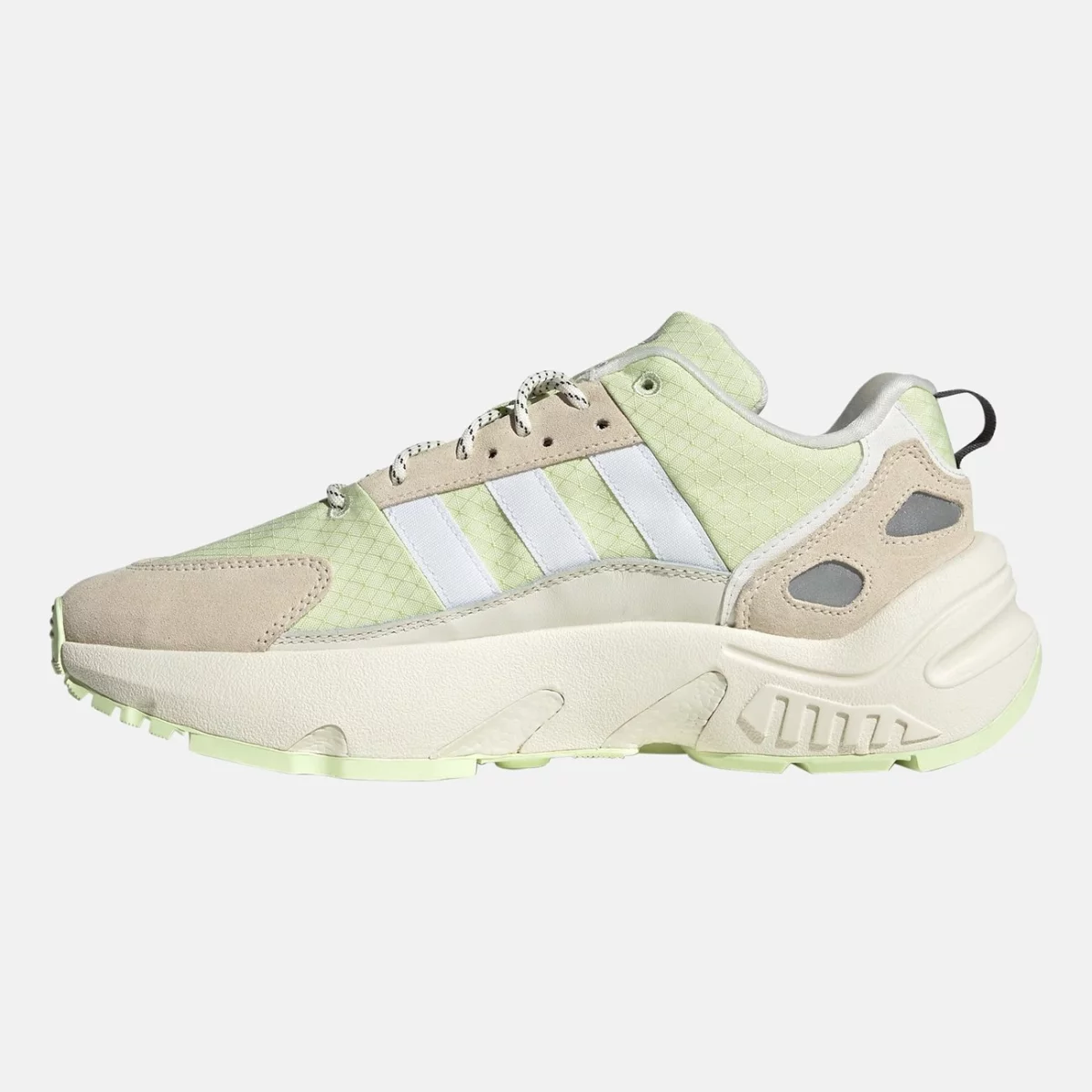gy5271_5_footwear_photography_side-medial-center-view_transparent-huge-66580685c2f5d