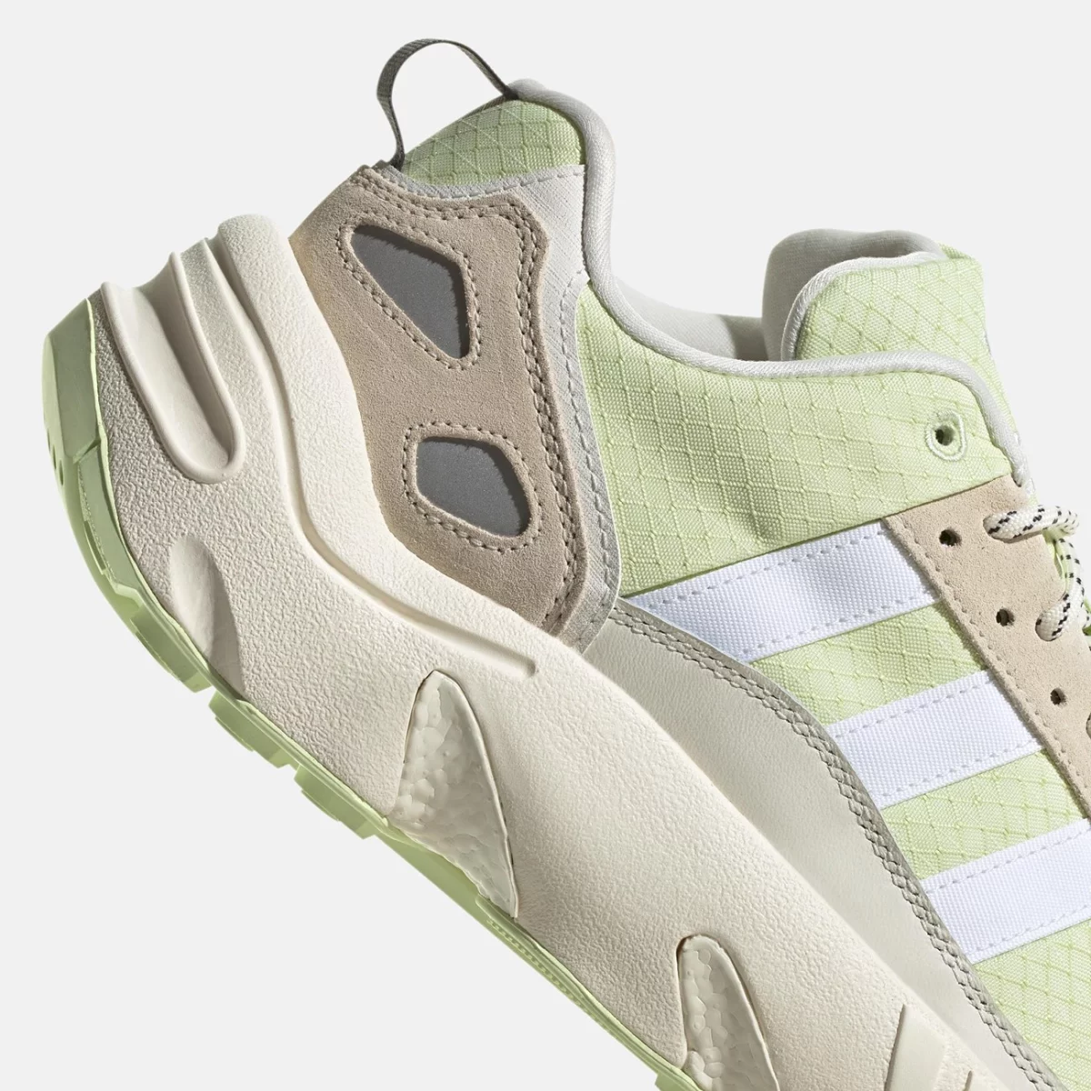 gy5271_8_footwear_photography_detail-view-1_transparent-huge-6658068da74b5