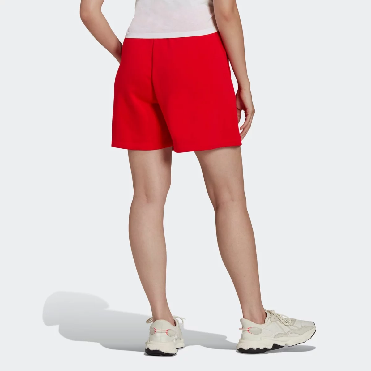 hc0628_app_on-model_back_gradient-huge-66577a61d7b7e