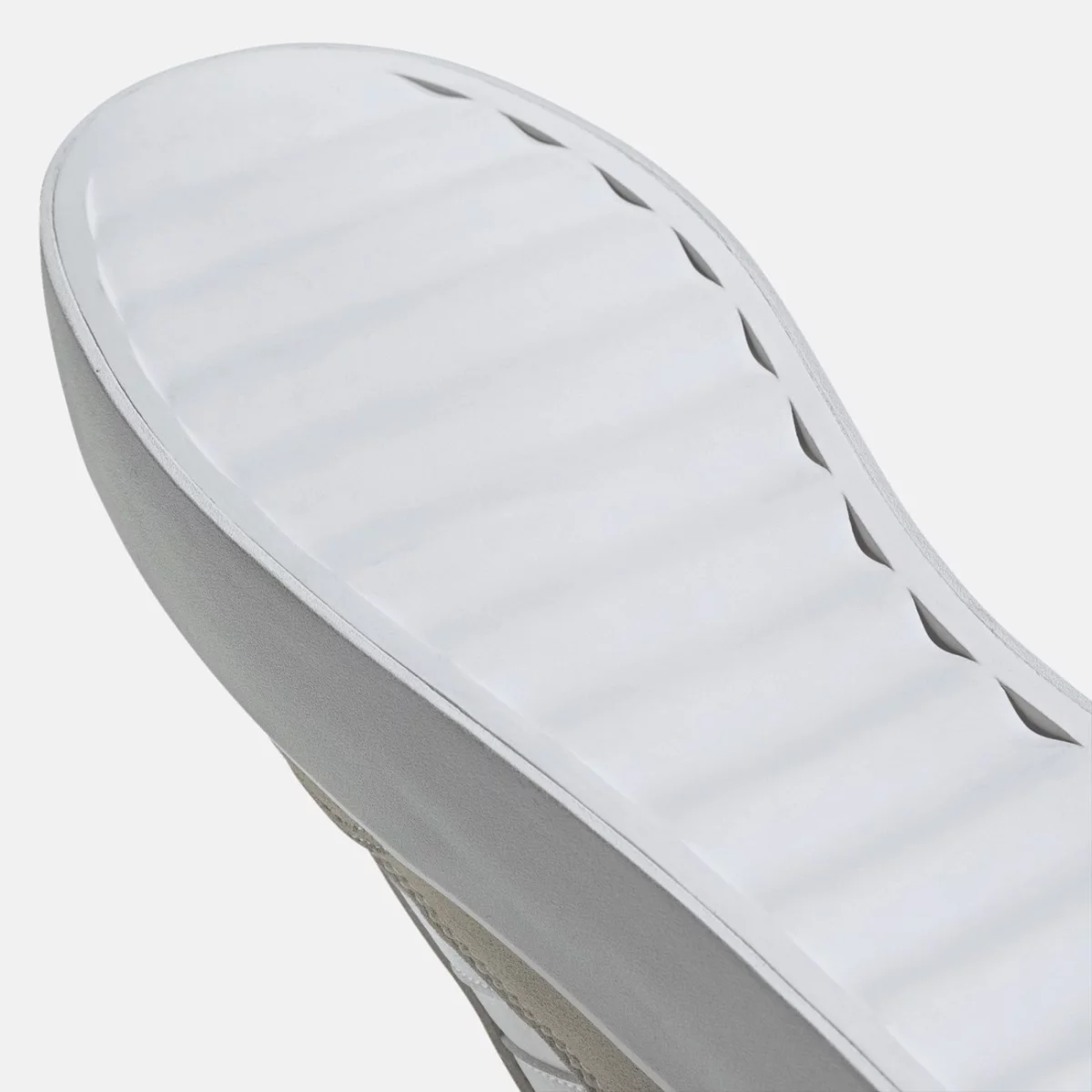 ie9417_10_footwear_photography_detail-view-3_transparent-huge-665836647ed60