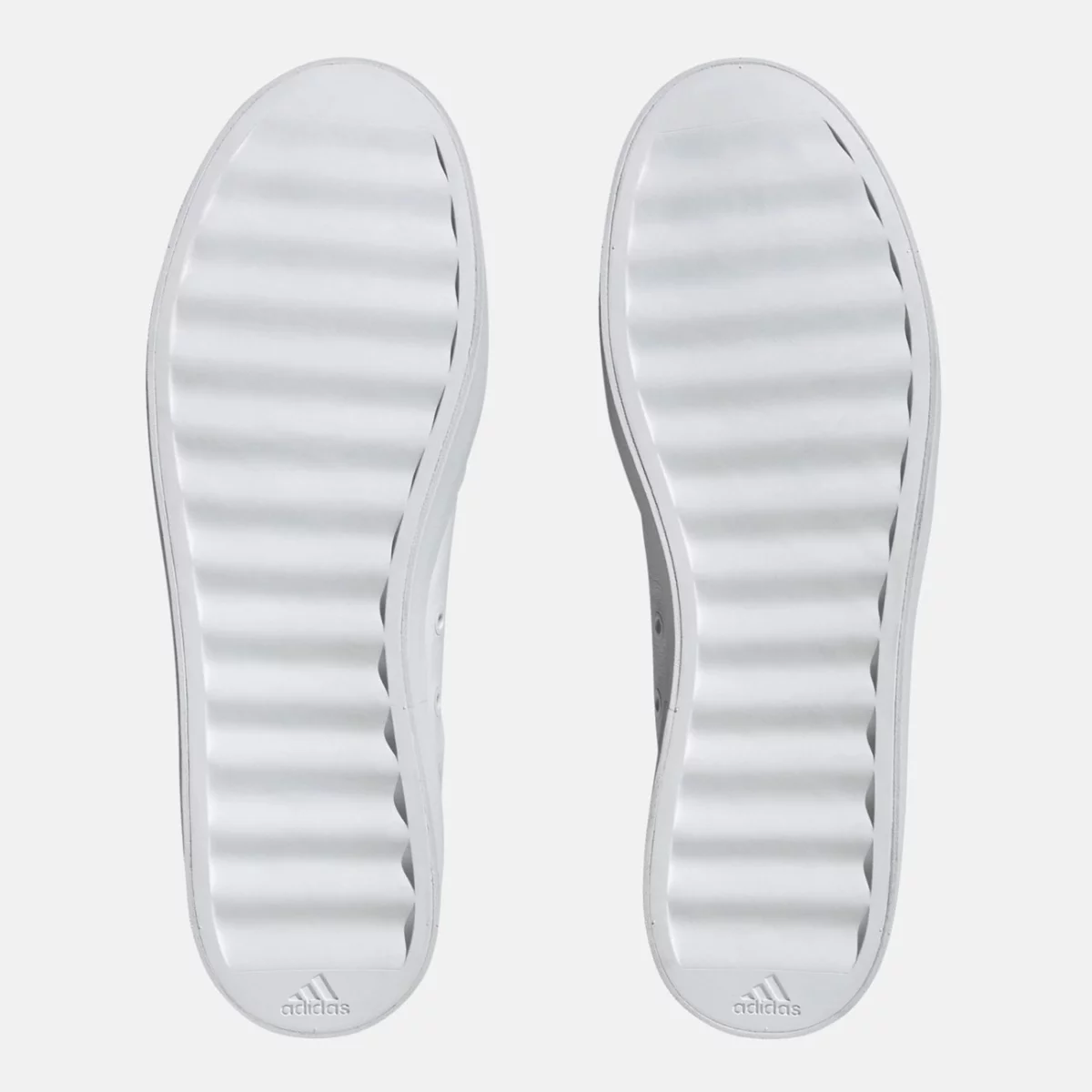 ie9417_4_footwear_photography_bottom-view_transparent-huge-6658366326a52
