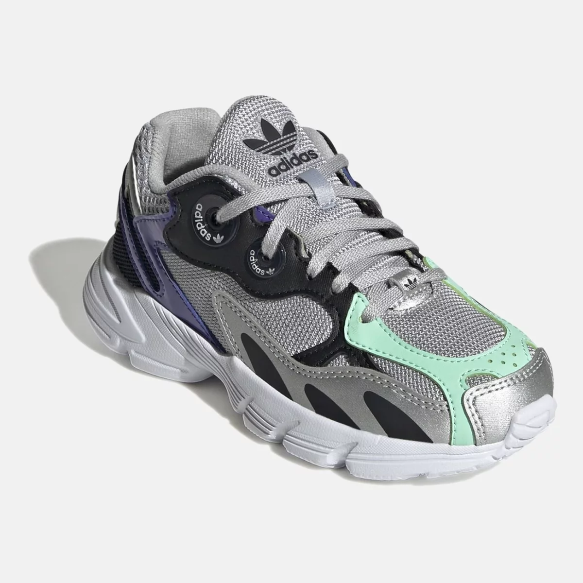 gy3347_6_footwear_photography_front-lateral-top-view_white-huge-665806c6bad50