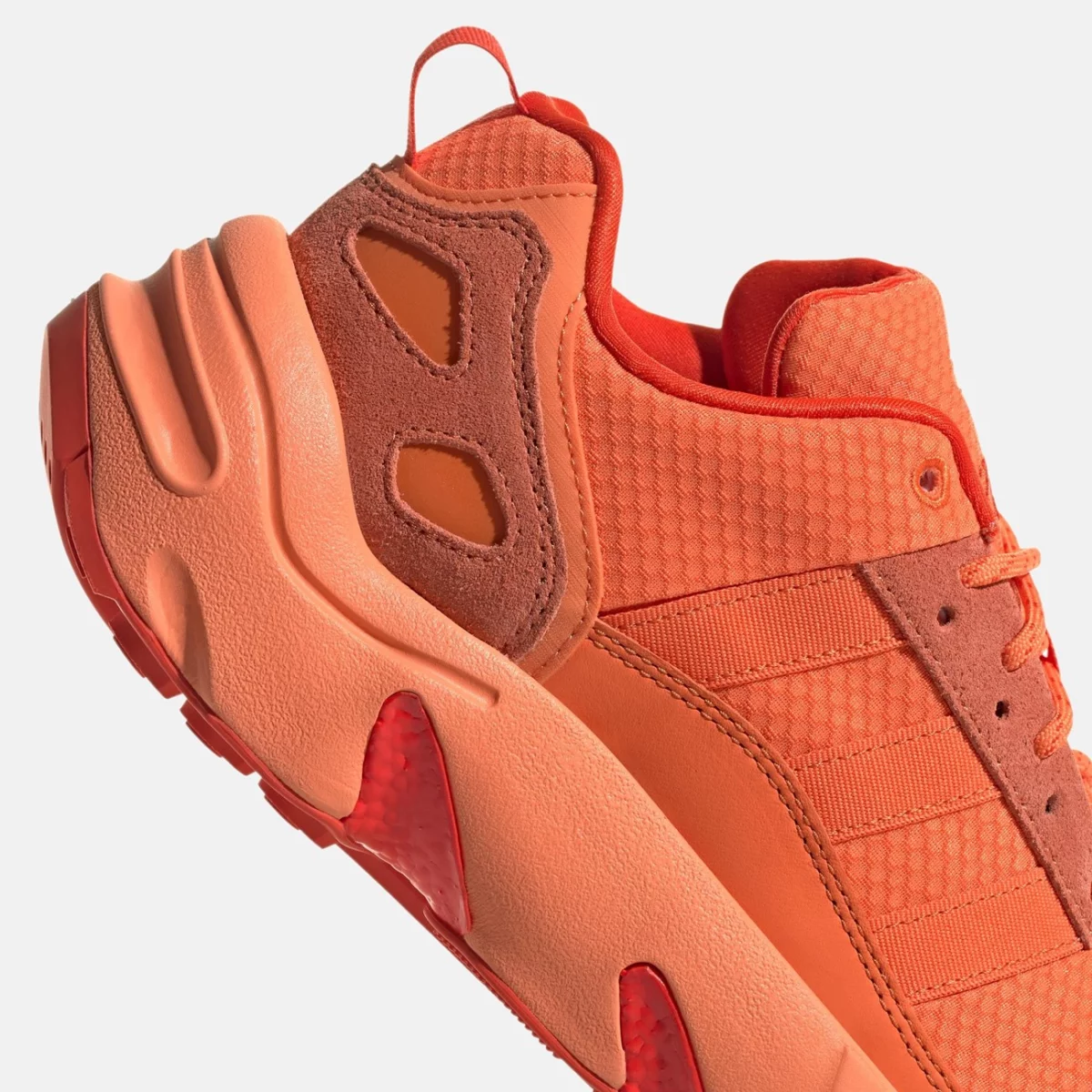gy6699_9_footwear_photography_detail-view-2_transparent-huge-665808da1bd10