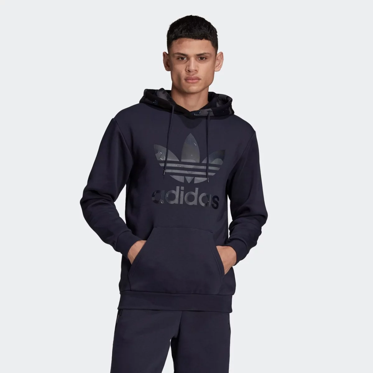 h13475_app_on-model_standard_gradient-huge-66576356cb20b