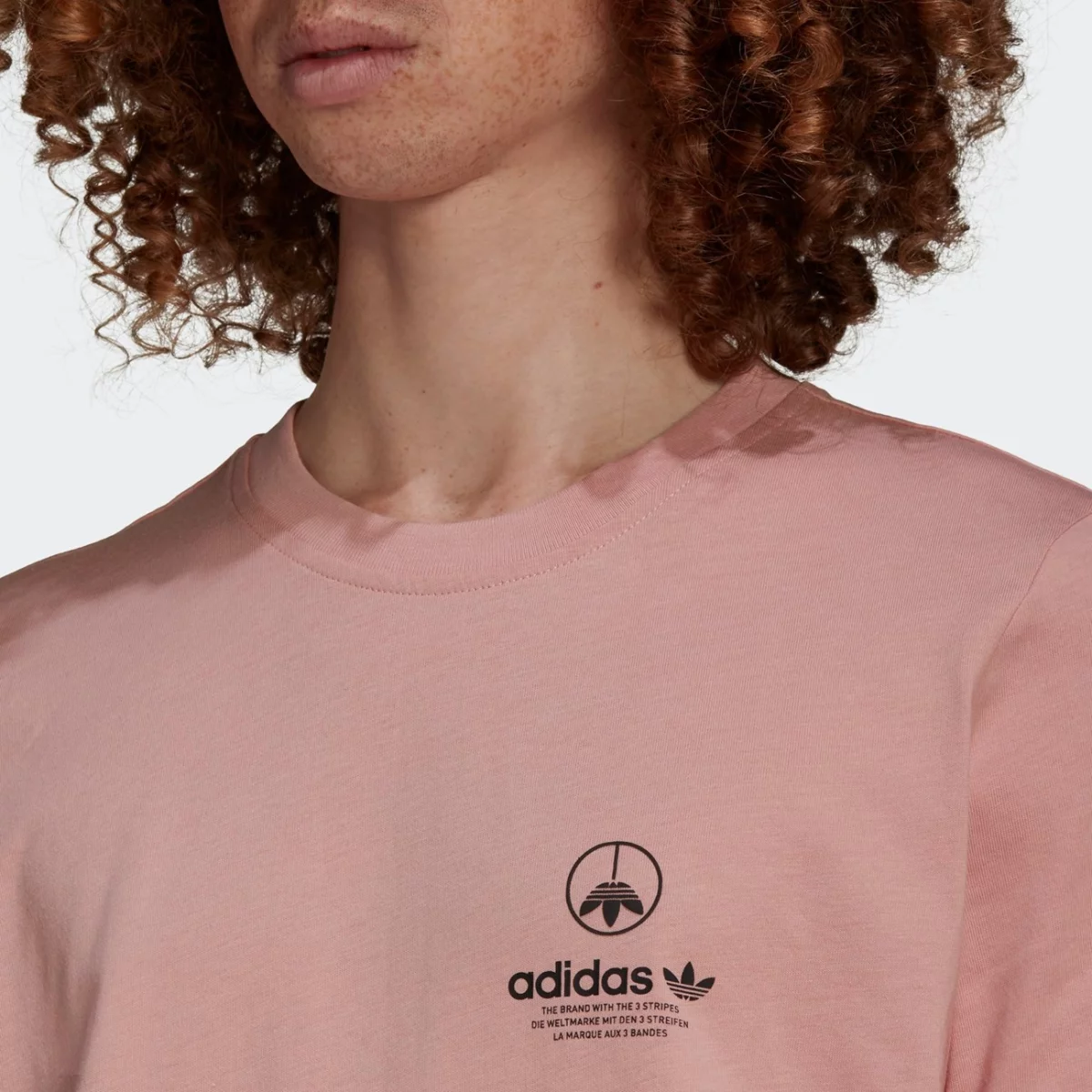 hf4910_app_on-model_detail-1_gradient-huge-6657763e58ad9