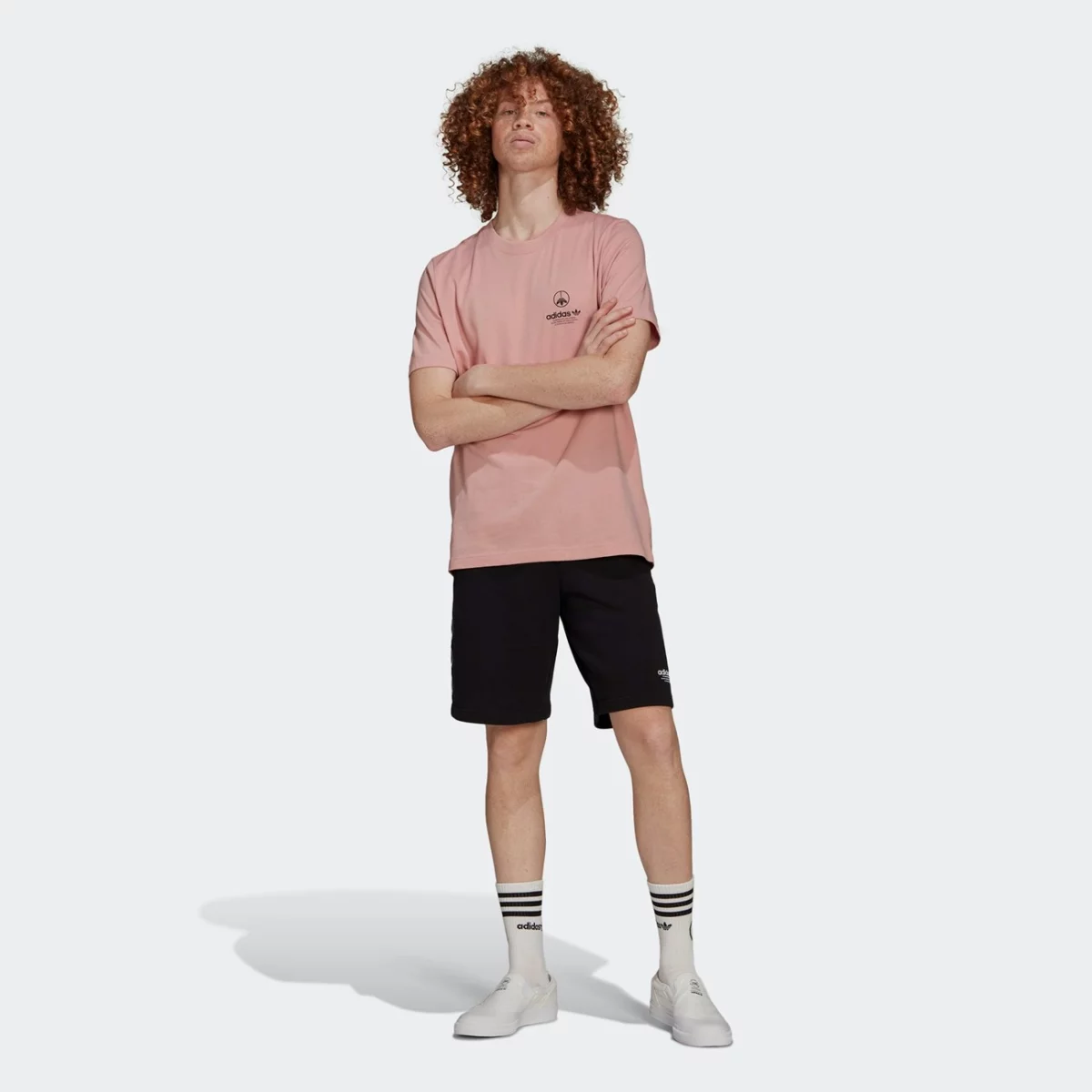 hf4910_app_on-model_standard-outfit_gradient-huge-6657763baa352