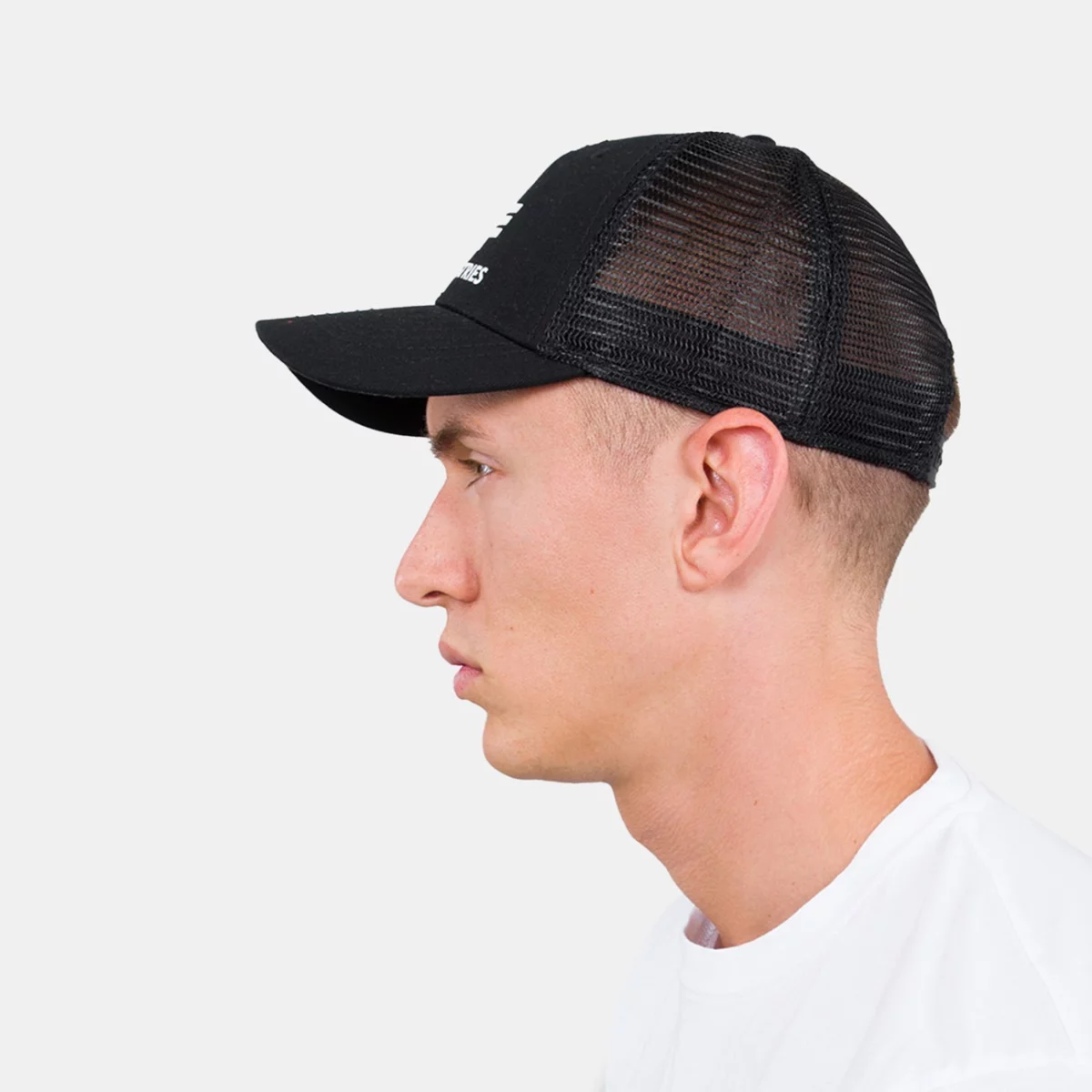 186902-03-alpha-industries-basic-trucker-cap-caps-002-huge-6657587282d7b