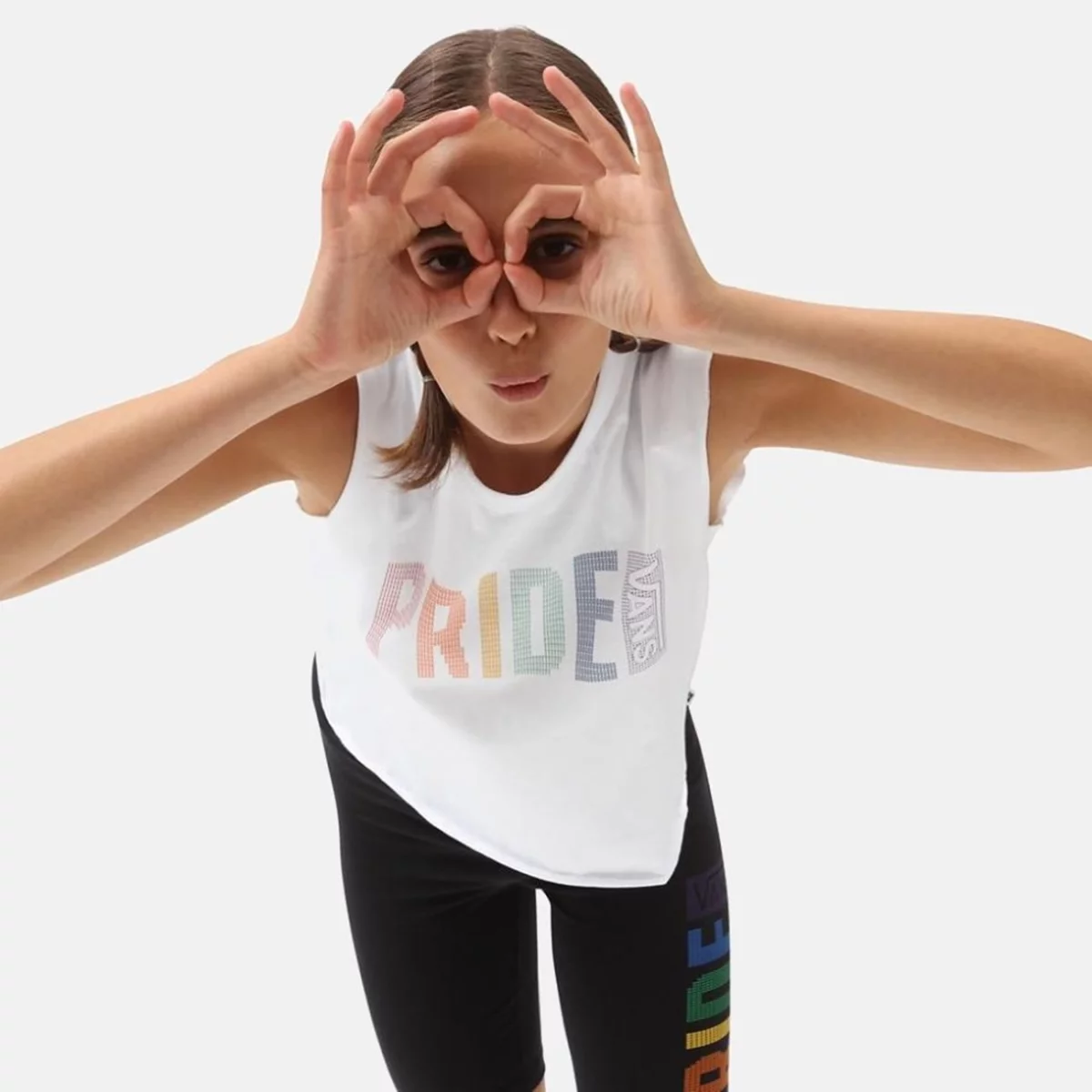tops-mujer-camiseta-sin-mangas-pride-muscle-blanco-vans-1-huge-66575db266778