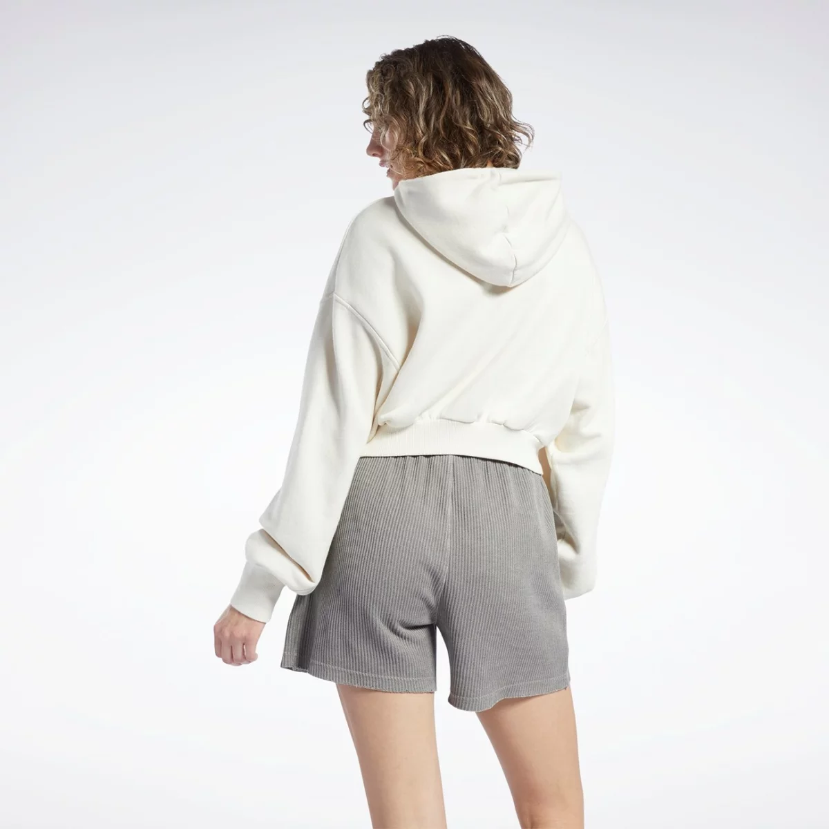 h46795_app_on-model_back_gradient-huge-6657782f55ace
