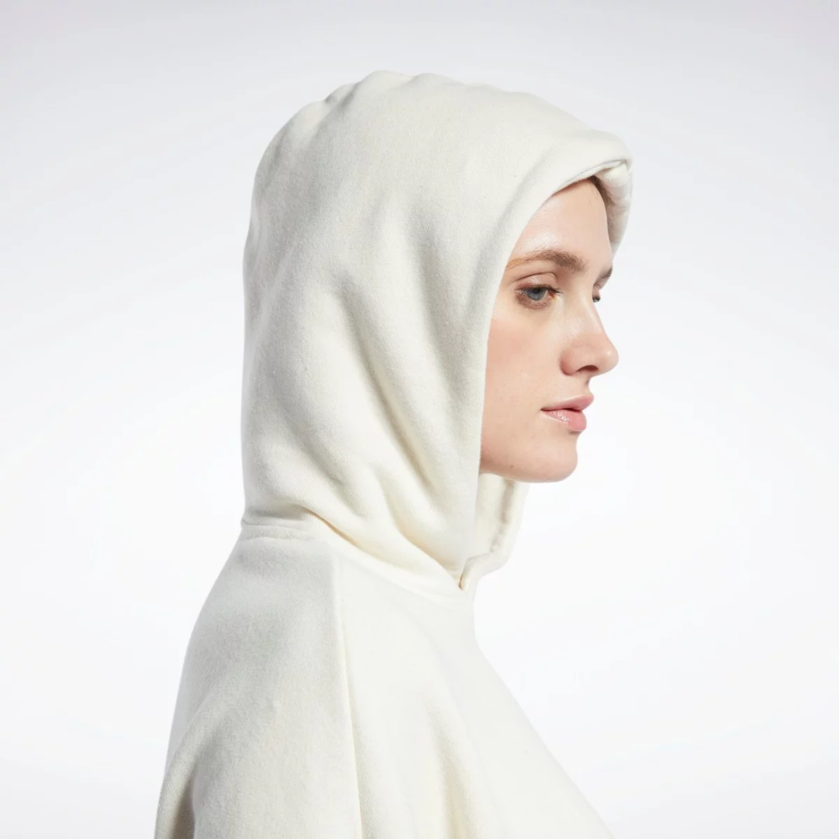 h46795_app_on-model_detail-3_gradient-huge-6657783299d06