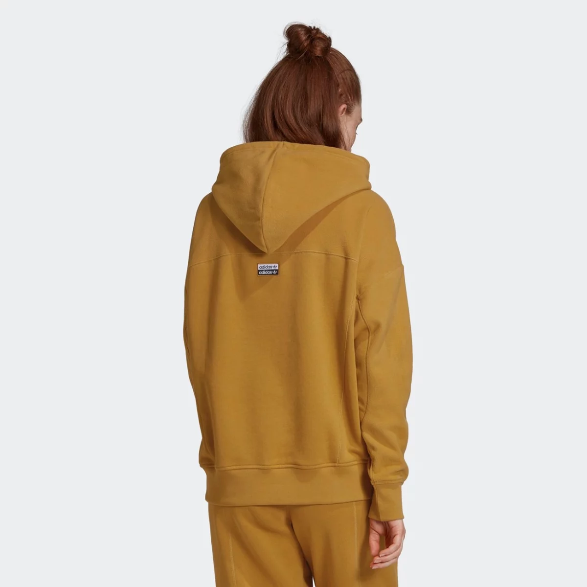 gd3896_app_on-model_back_gradient-huge-665748527b0d7